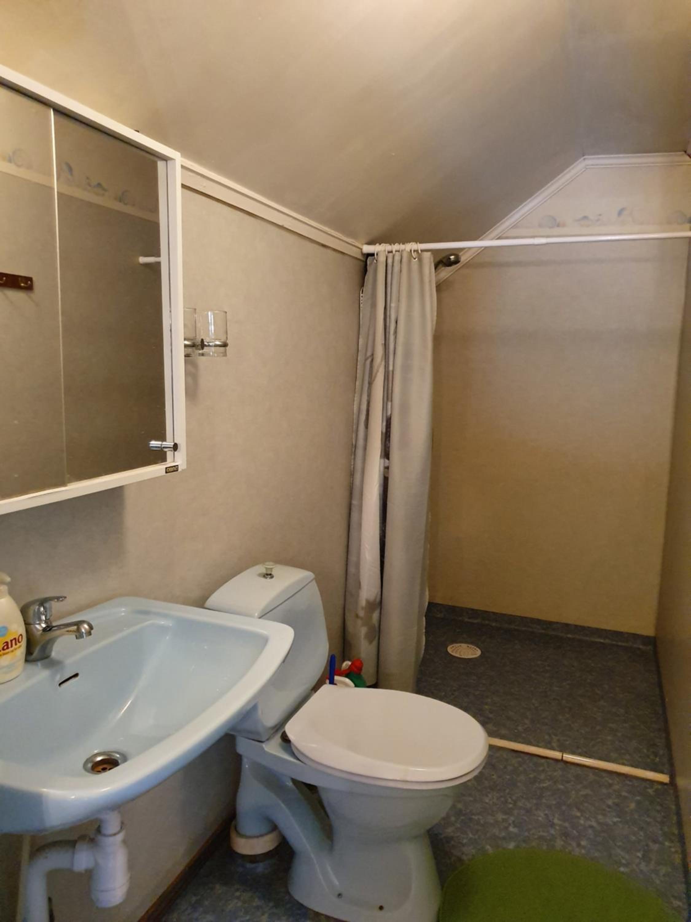 Three-Bedroom House - Photo 3