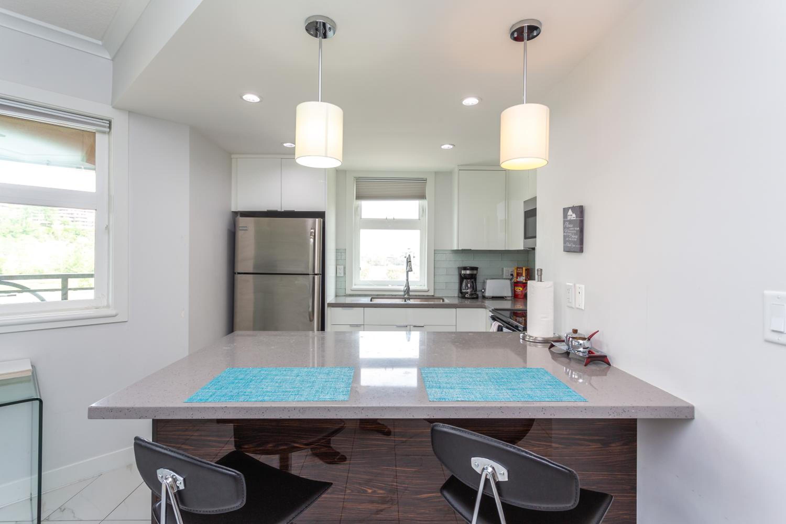 Apartment with Lake View - Photo 7