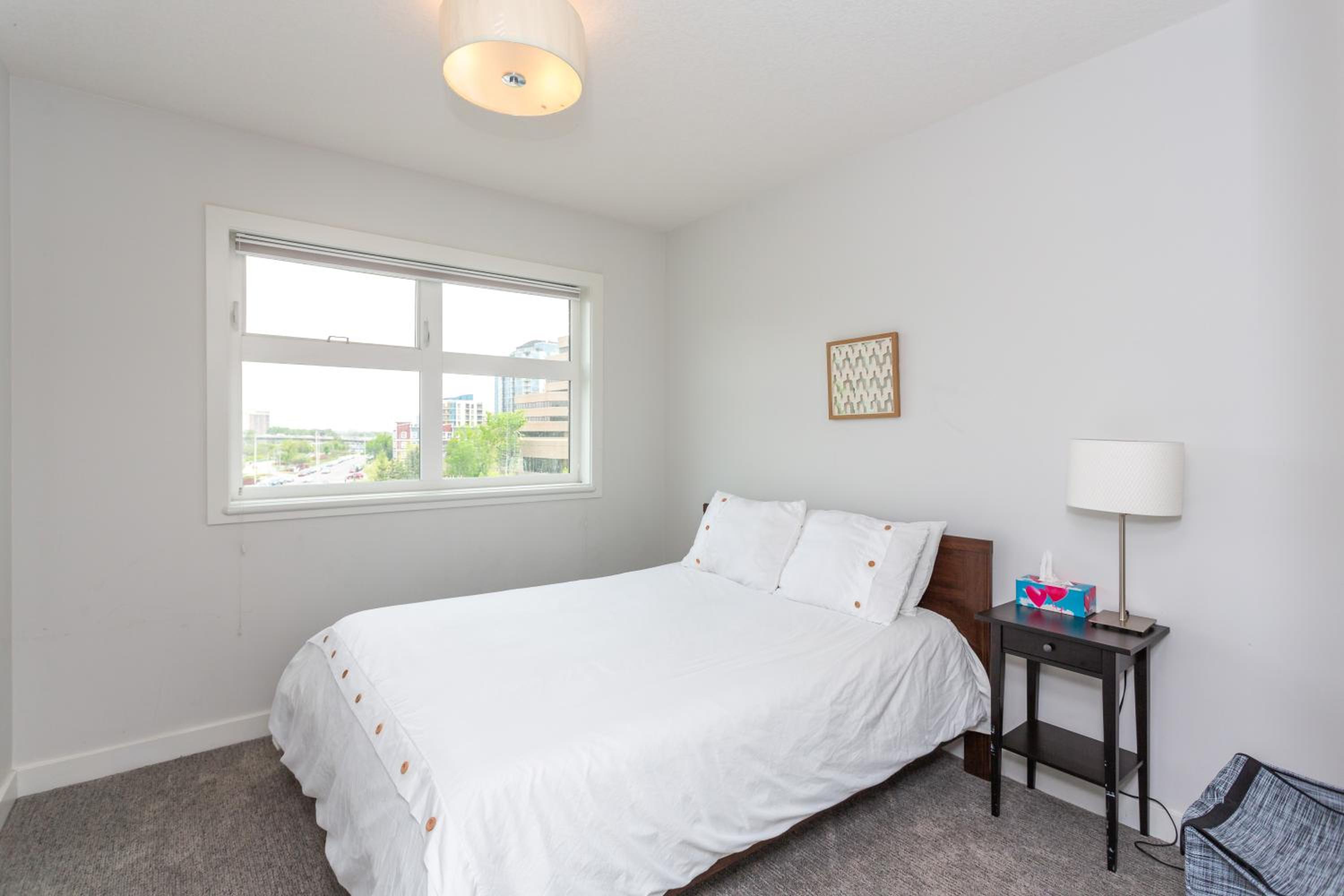 Apartment with Lake View - Photo 11
