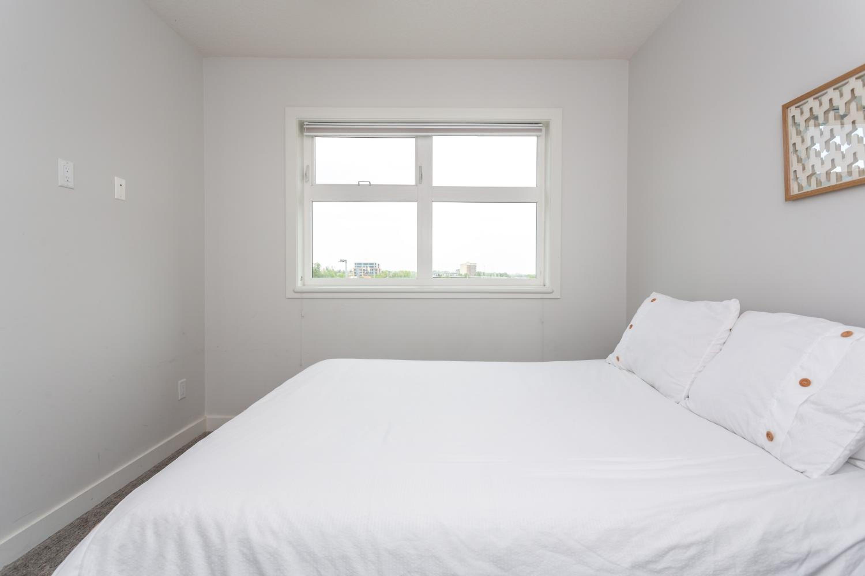 Apartment with Lake View - Photo 17