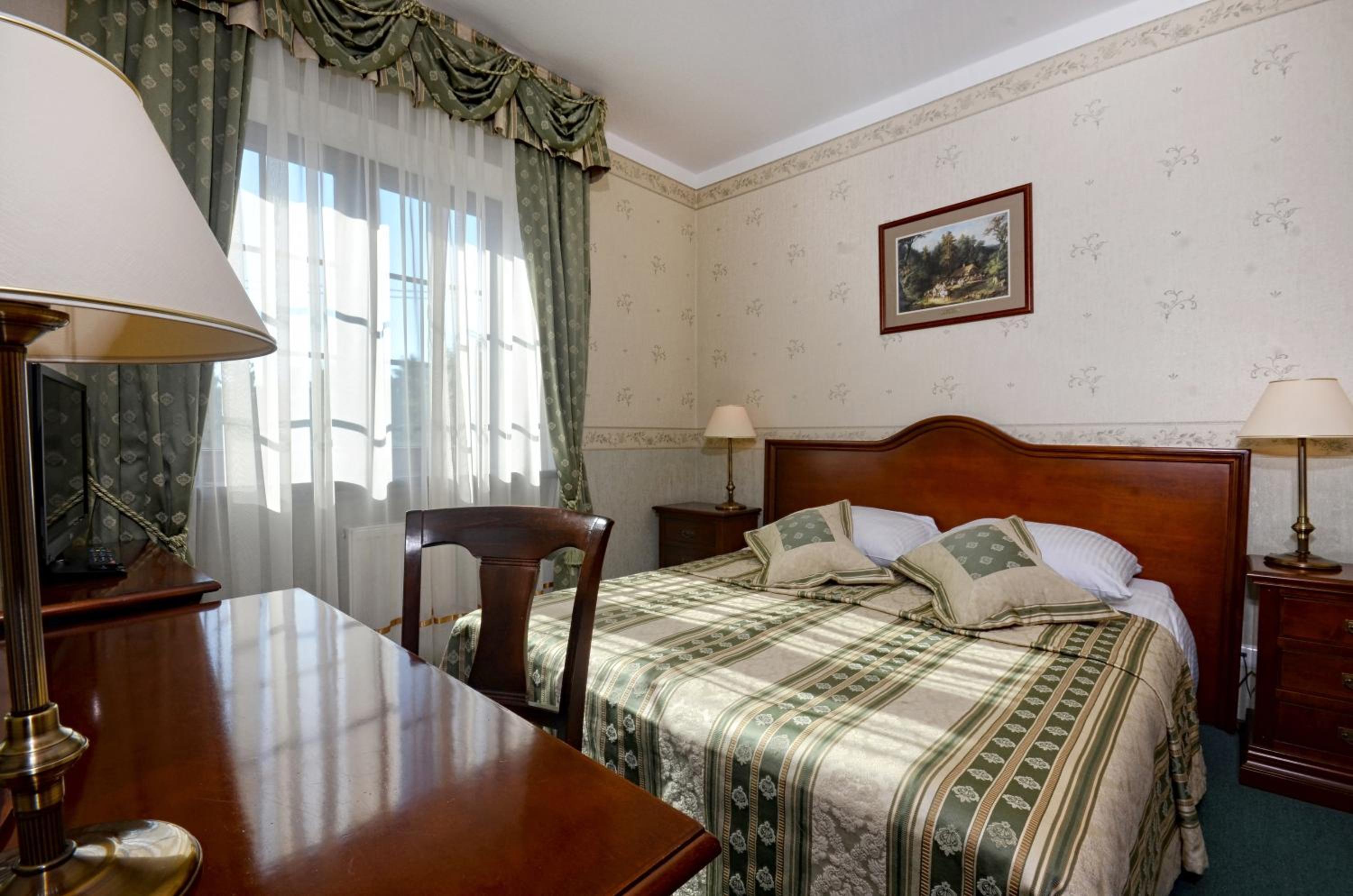 Two-Bedroom Apartment - Photo 3