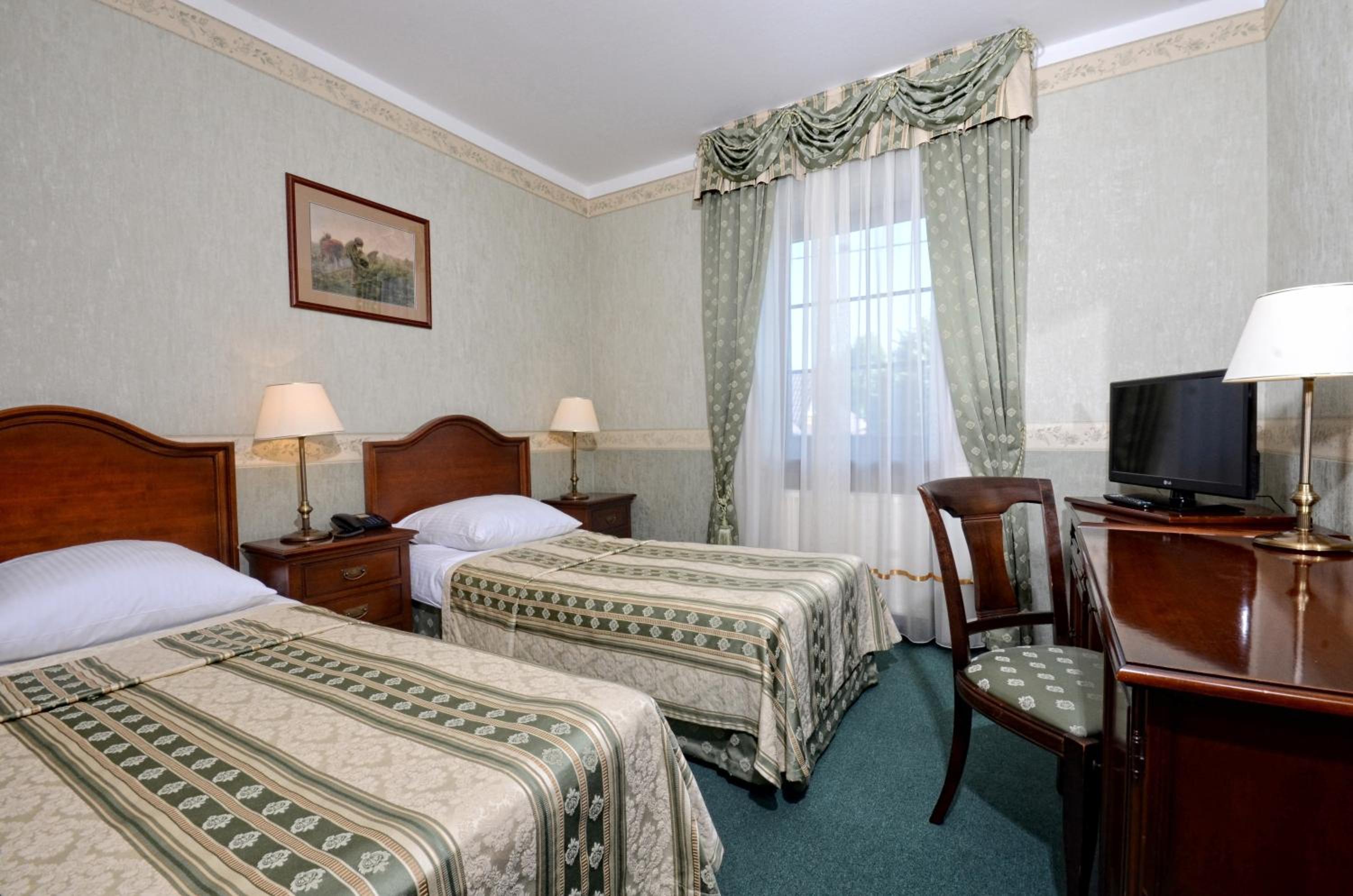 Two-Bedroom Apartment - Photo 2