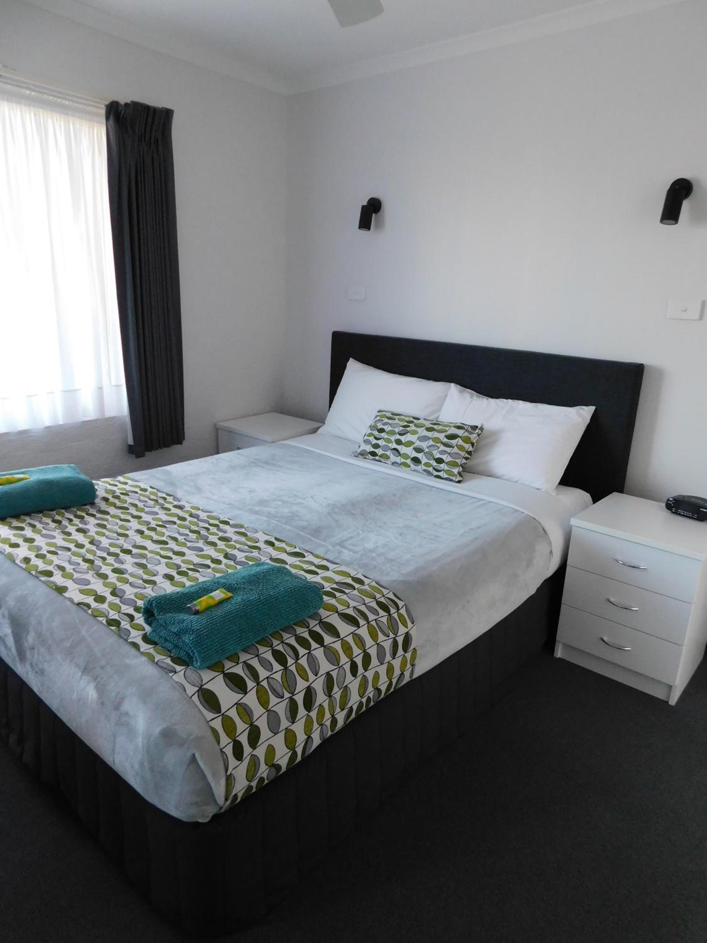 Deluxe One-Bedroom Apartment - Top Floor photo 1