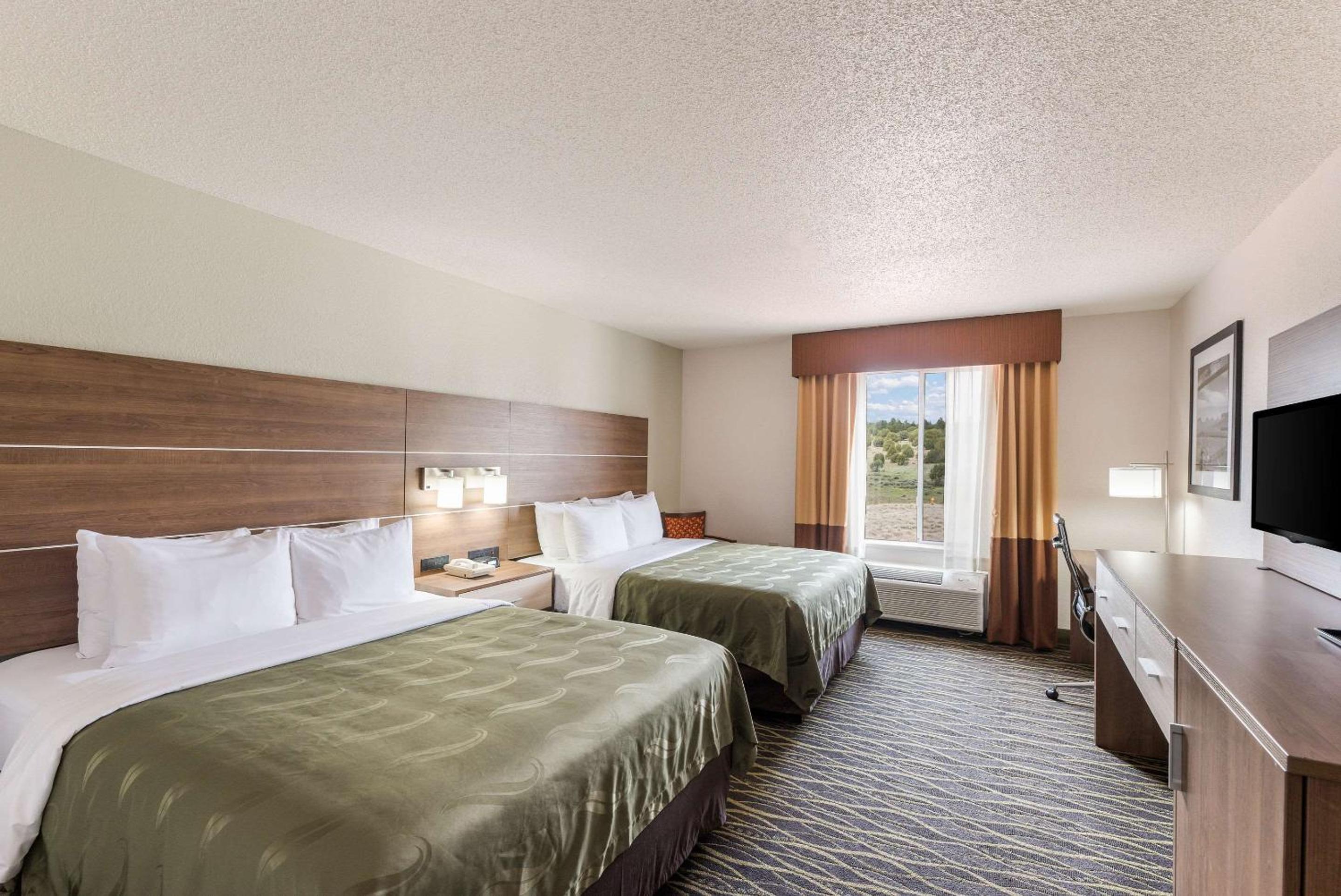 Queen Room with Two Queen Beds photo 1