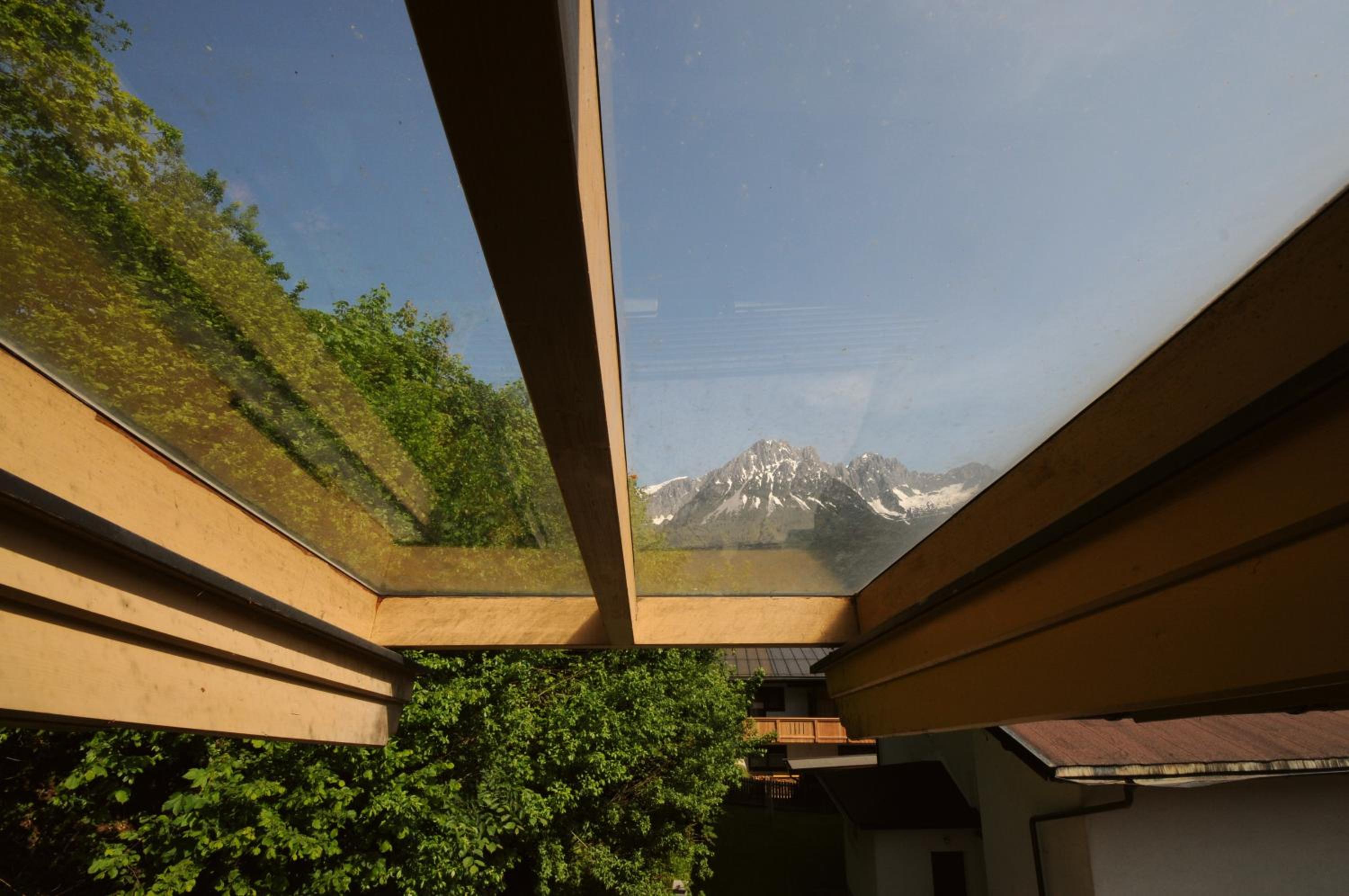 Two-Bedroom Apartment with Balcony photo 2