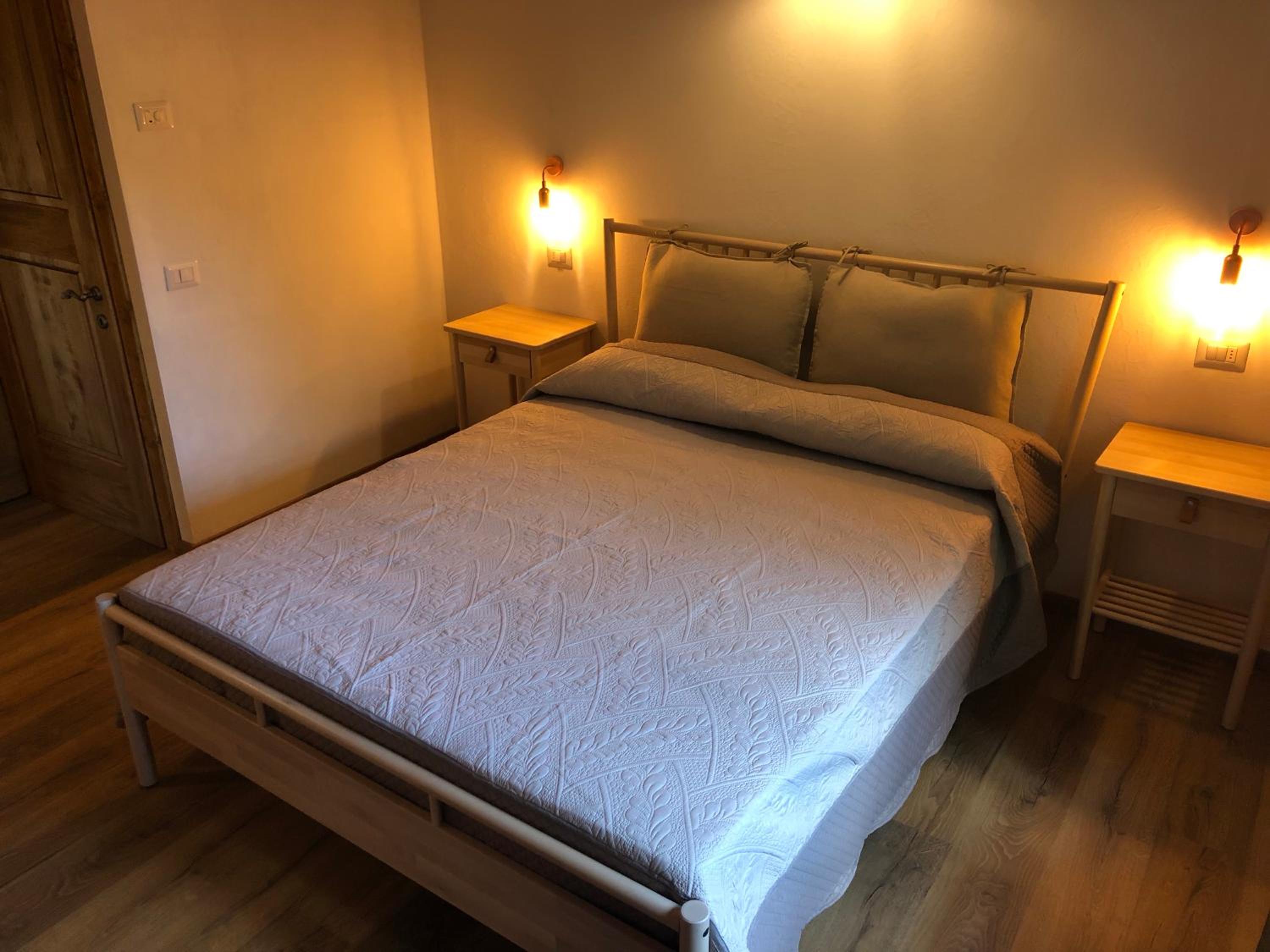 Double Room with Private Bathroom - Photo 2