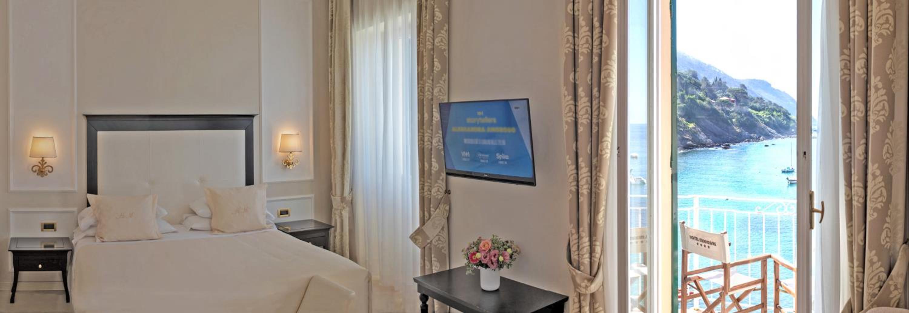 Junior Suite with Sea View - Photo 1