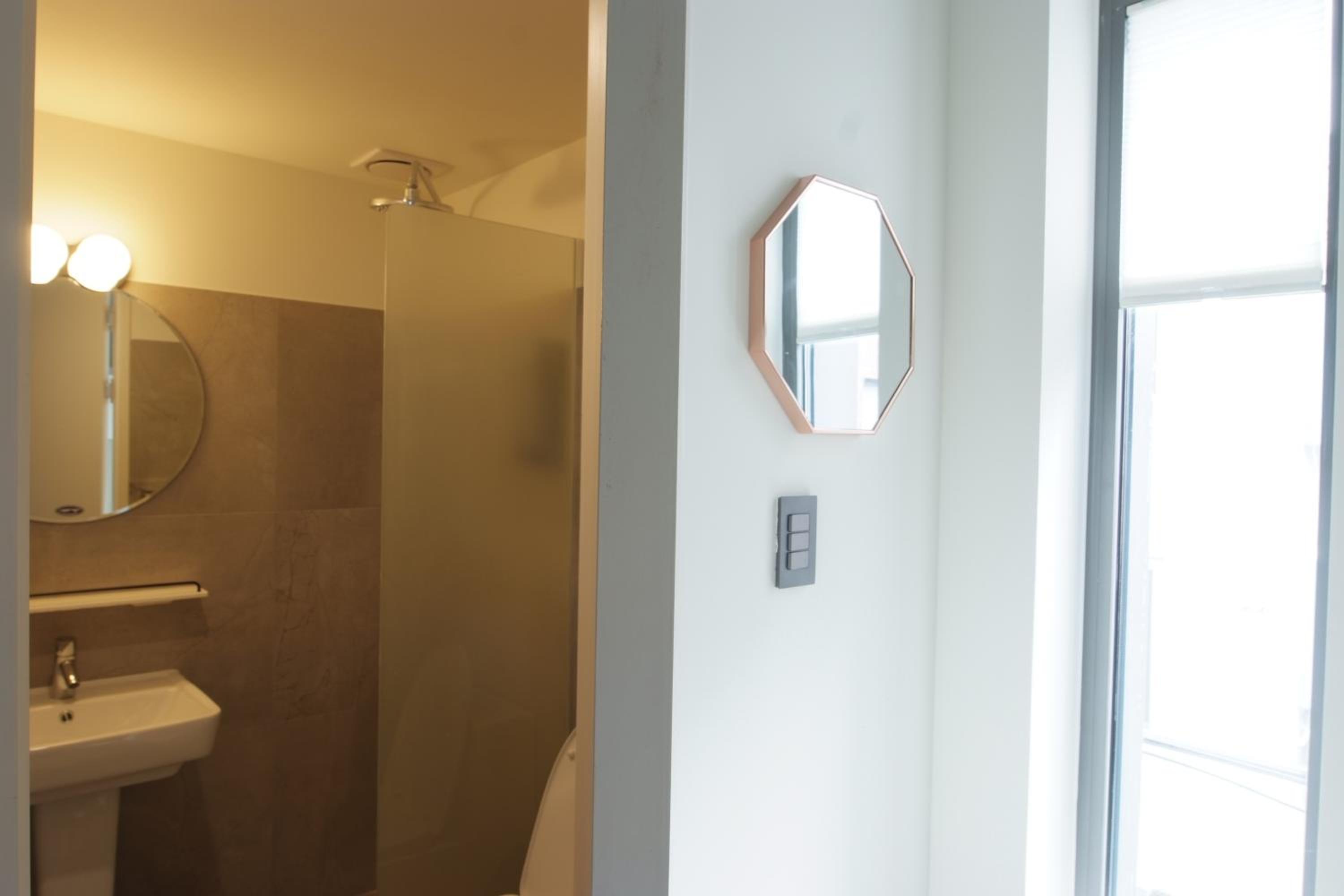 Twin Room - Photo 4