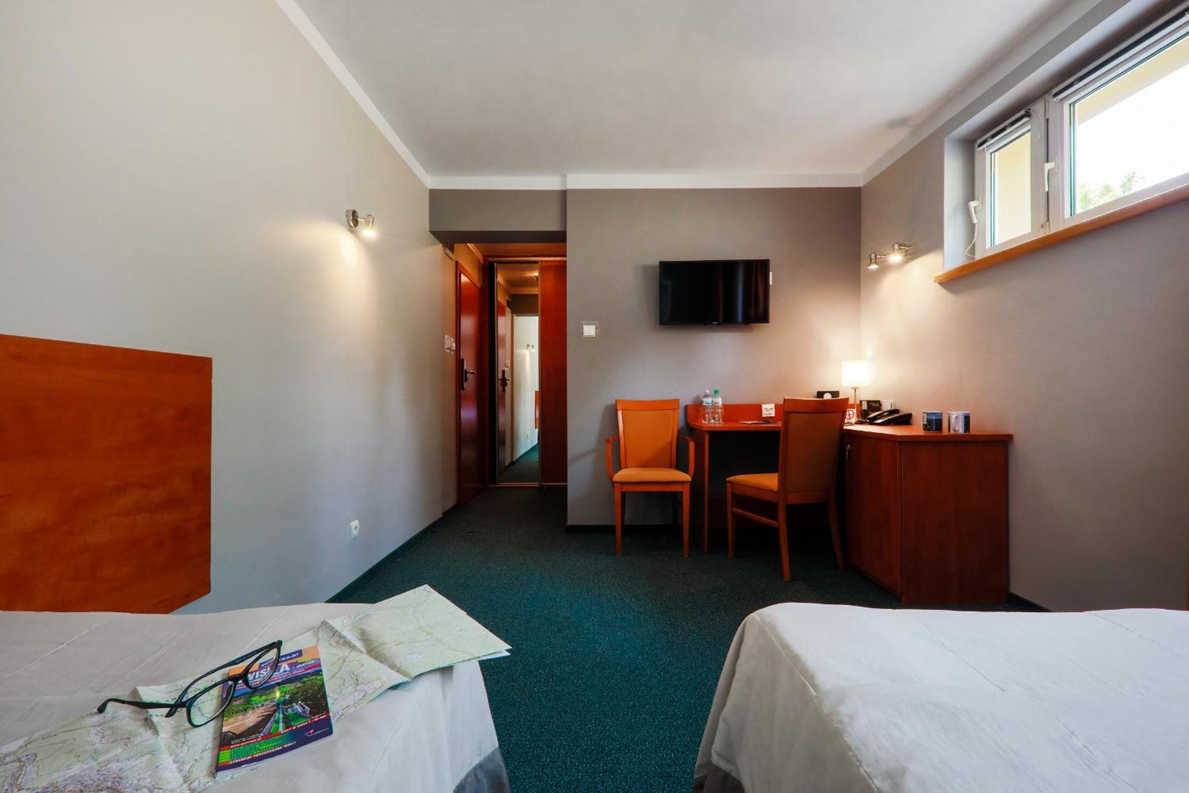 Economy Double or Twin Room photo 3