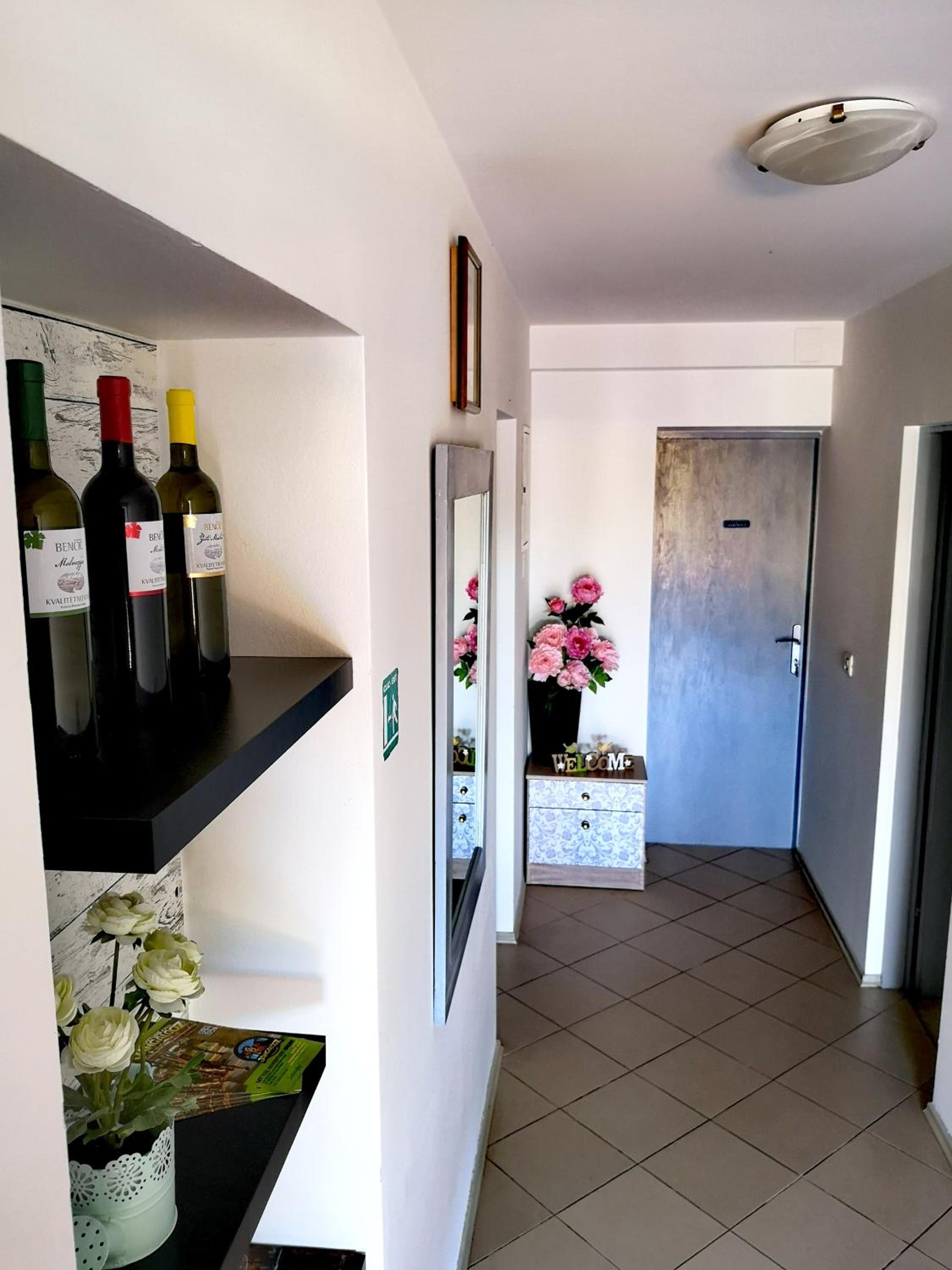 Apartment With Garden View