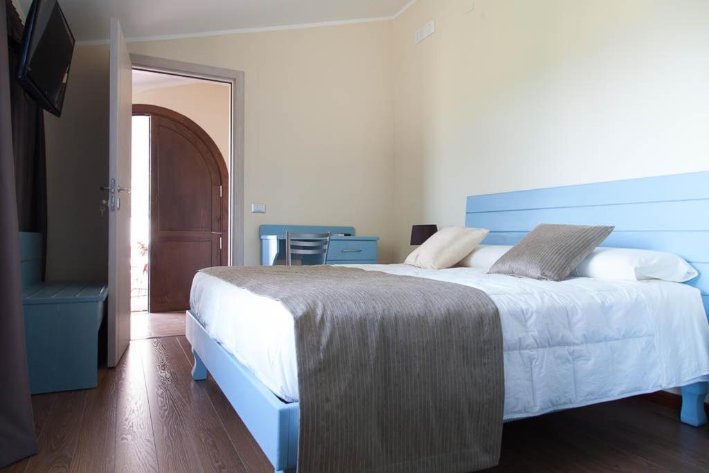 Double Room with Private Bathroom - Photo 3