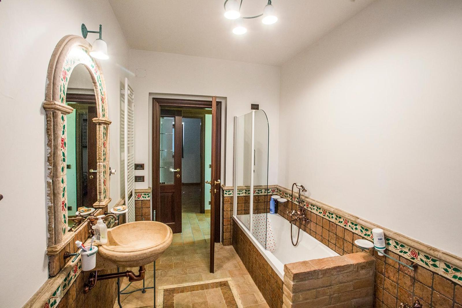 Triple Room with Private Bathroom photo 2