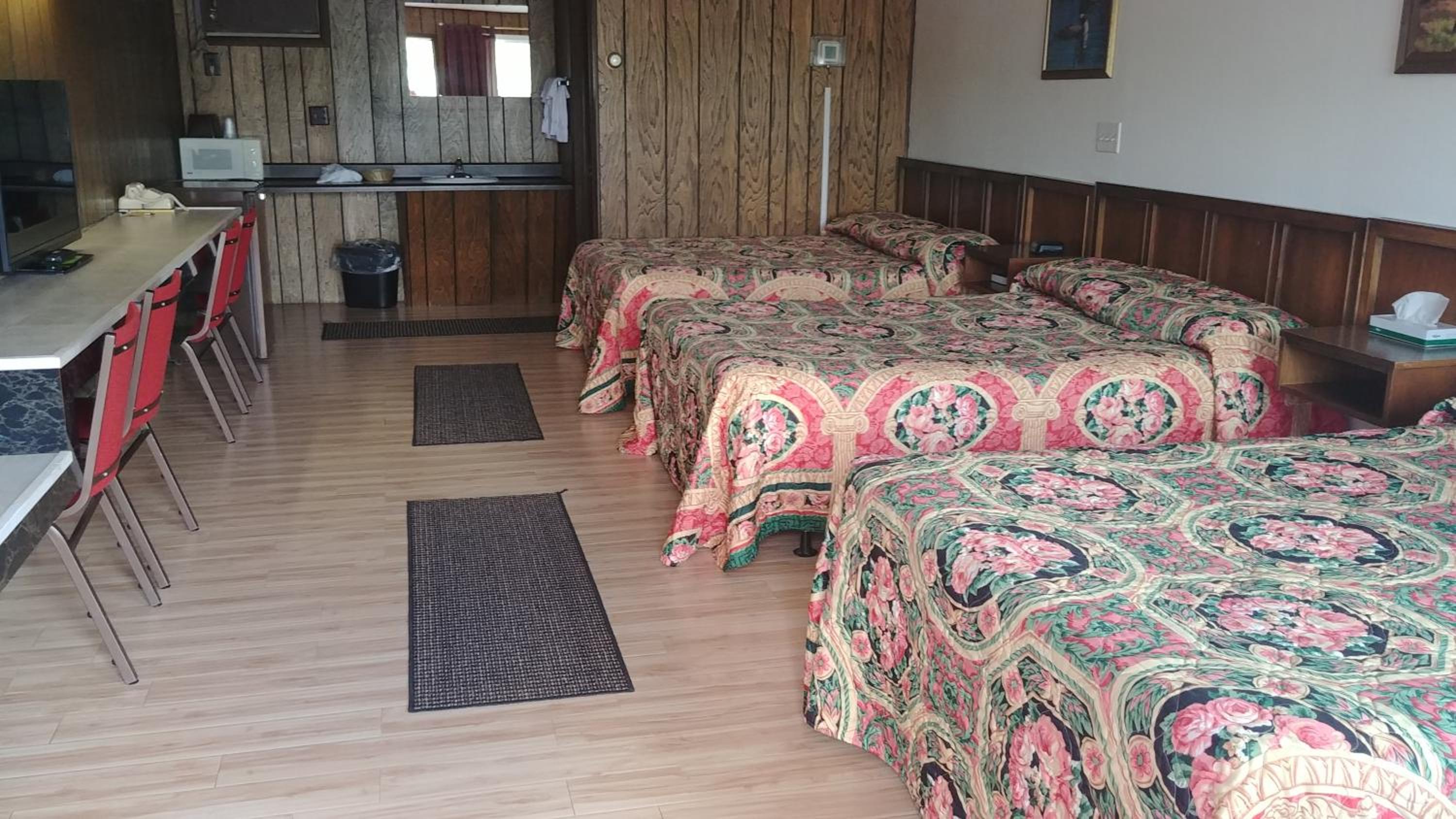 Deluxe Triple Room photo 3