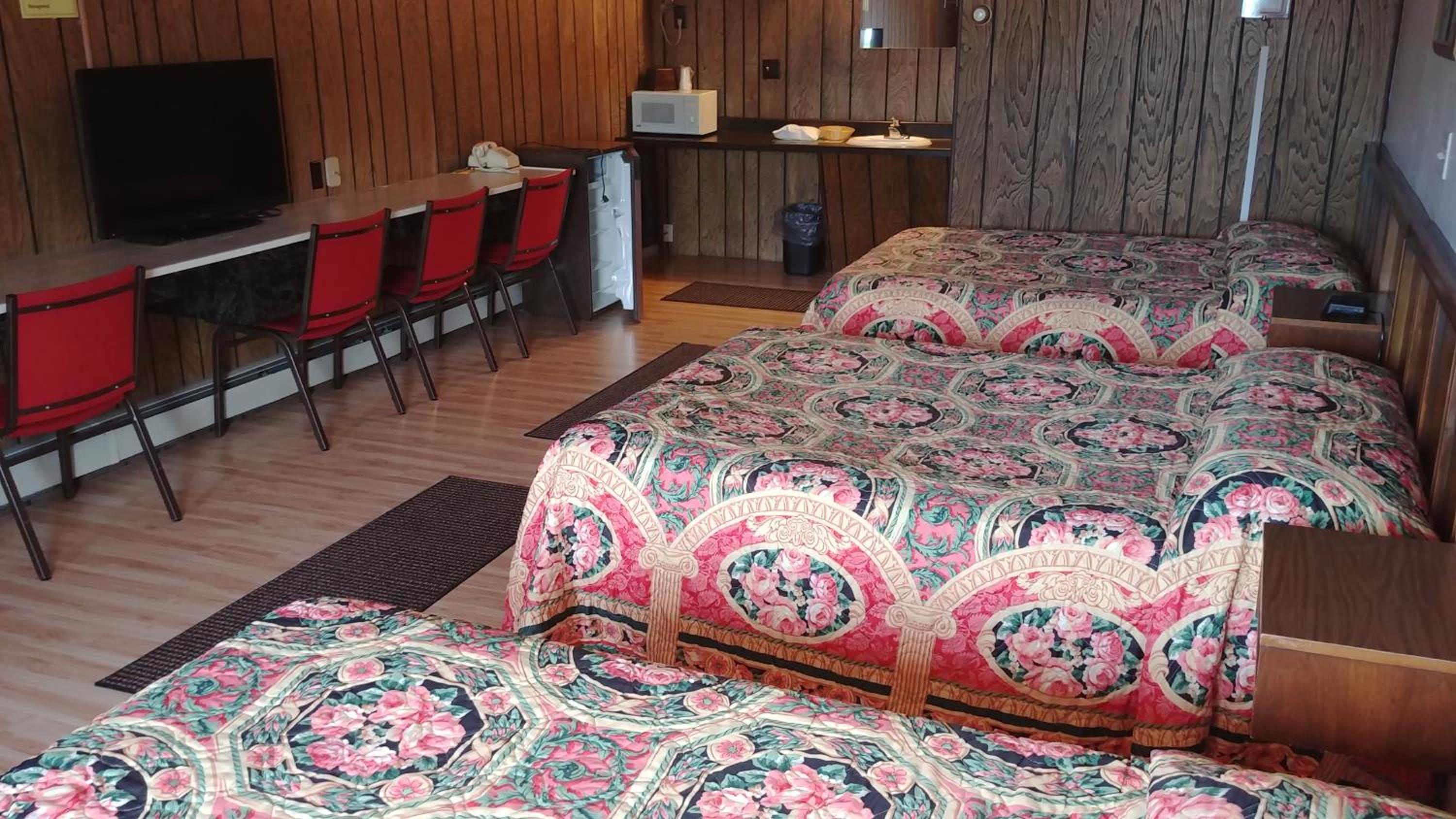 Deluxe Triple Room photo 2