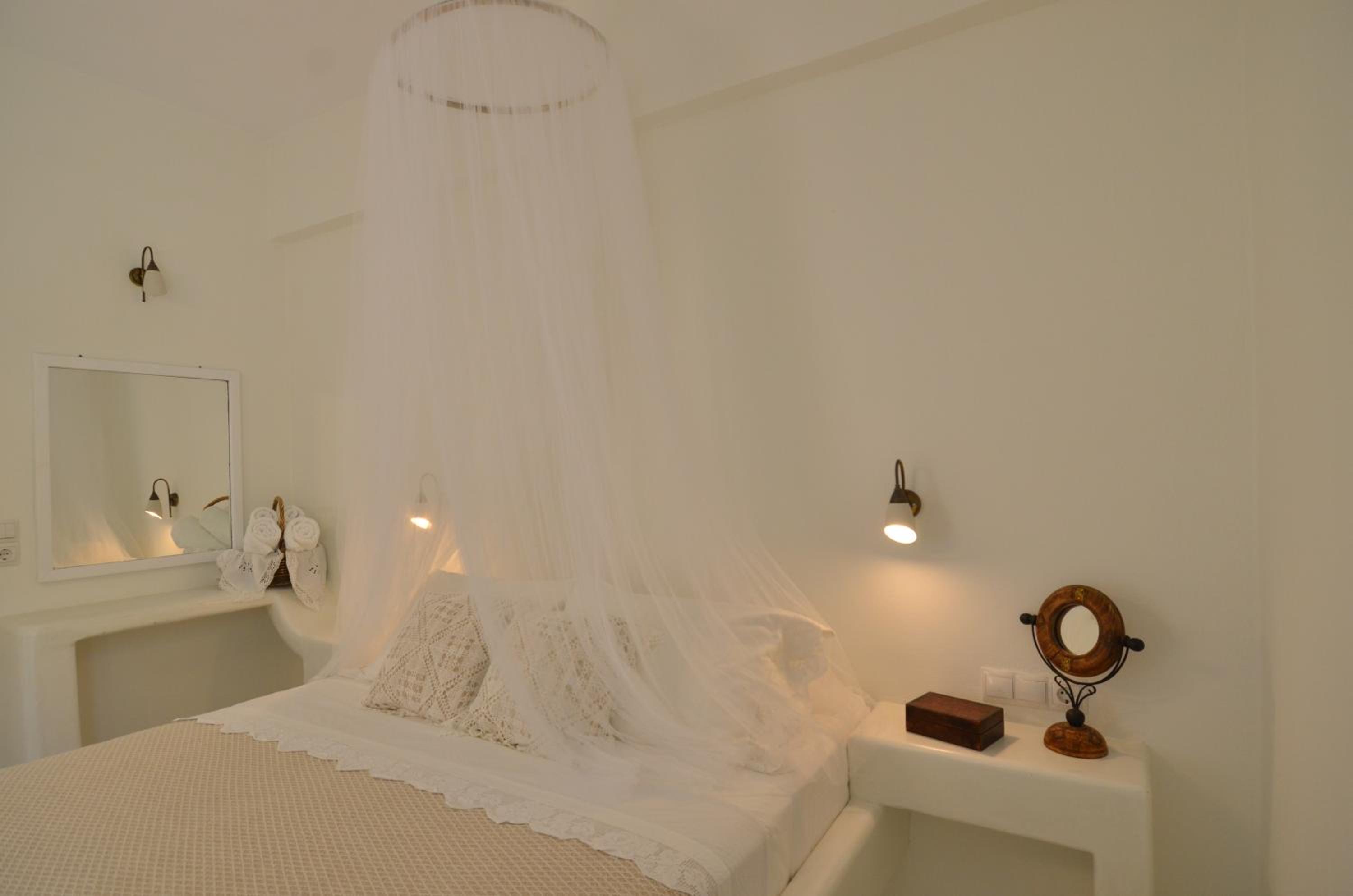 Double Room with Balcony - Photo 13