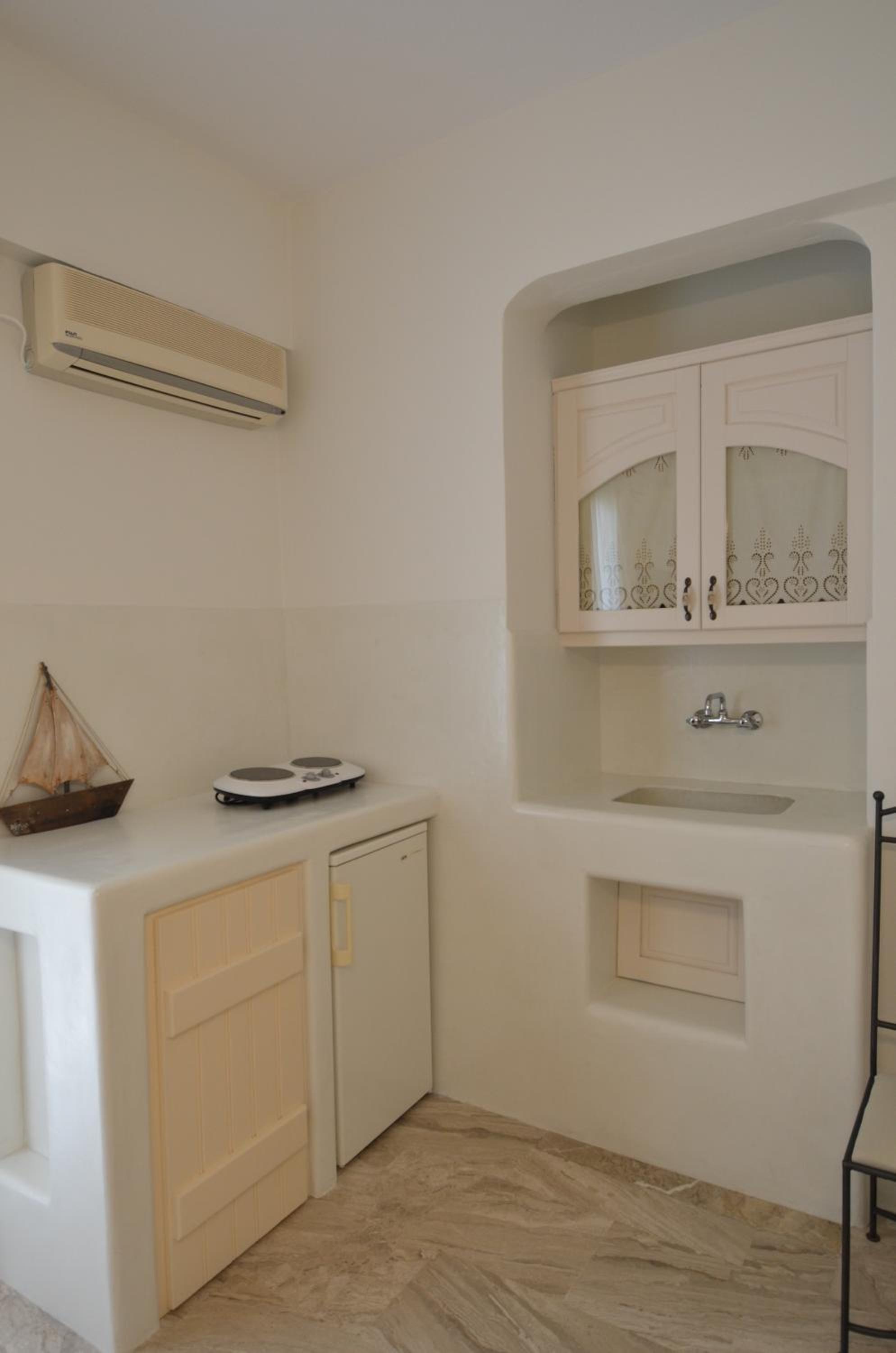 Double Room with Balcony - Photo 24
