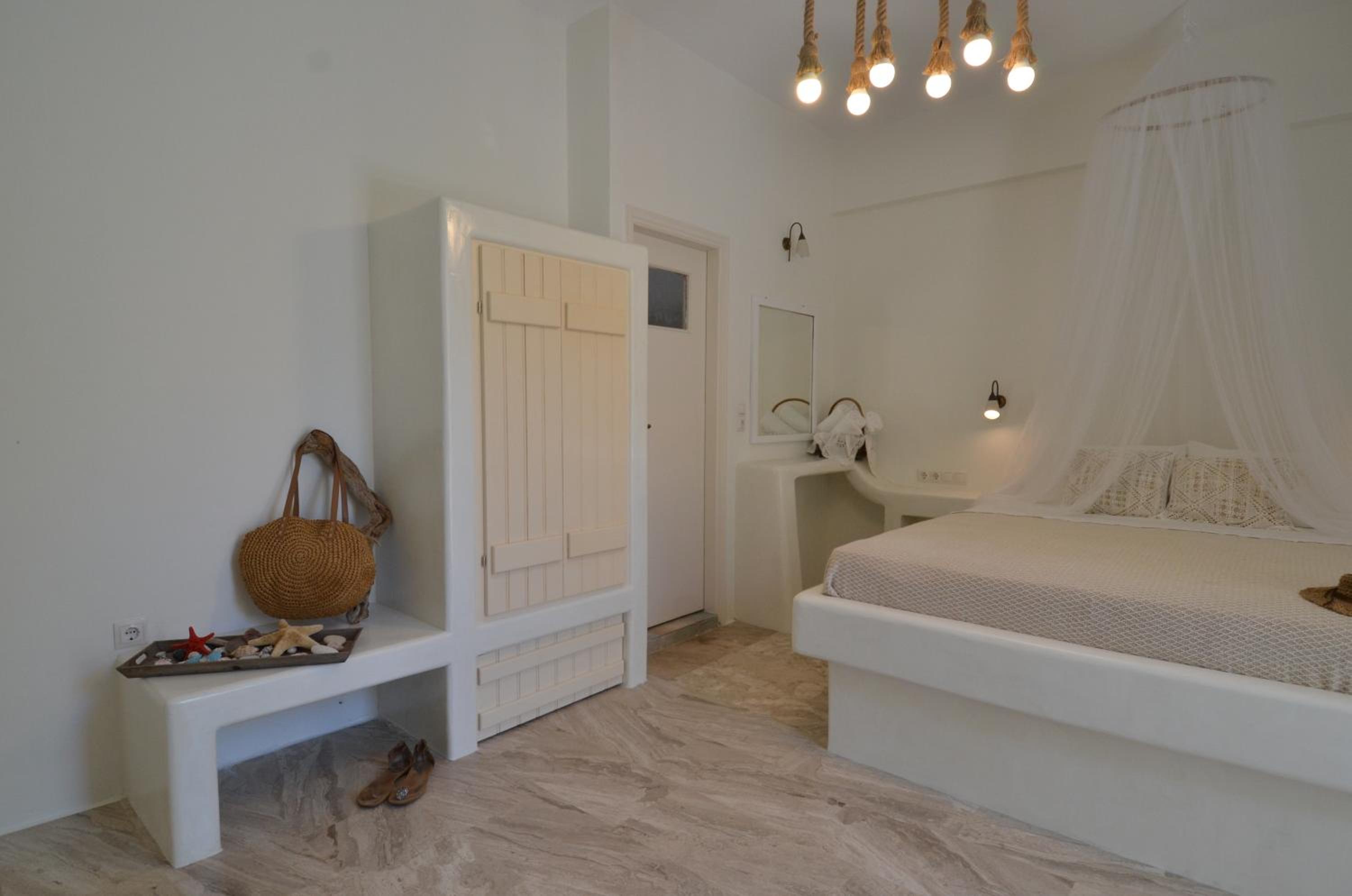 Double Room with Balcony - Photo 25
