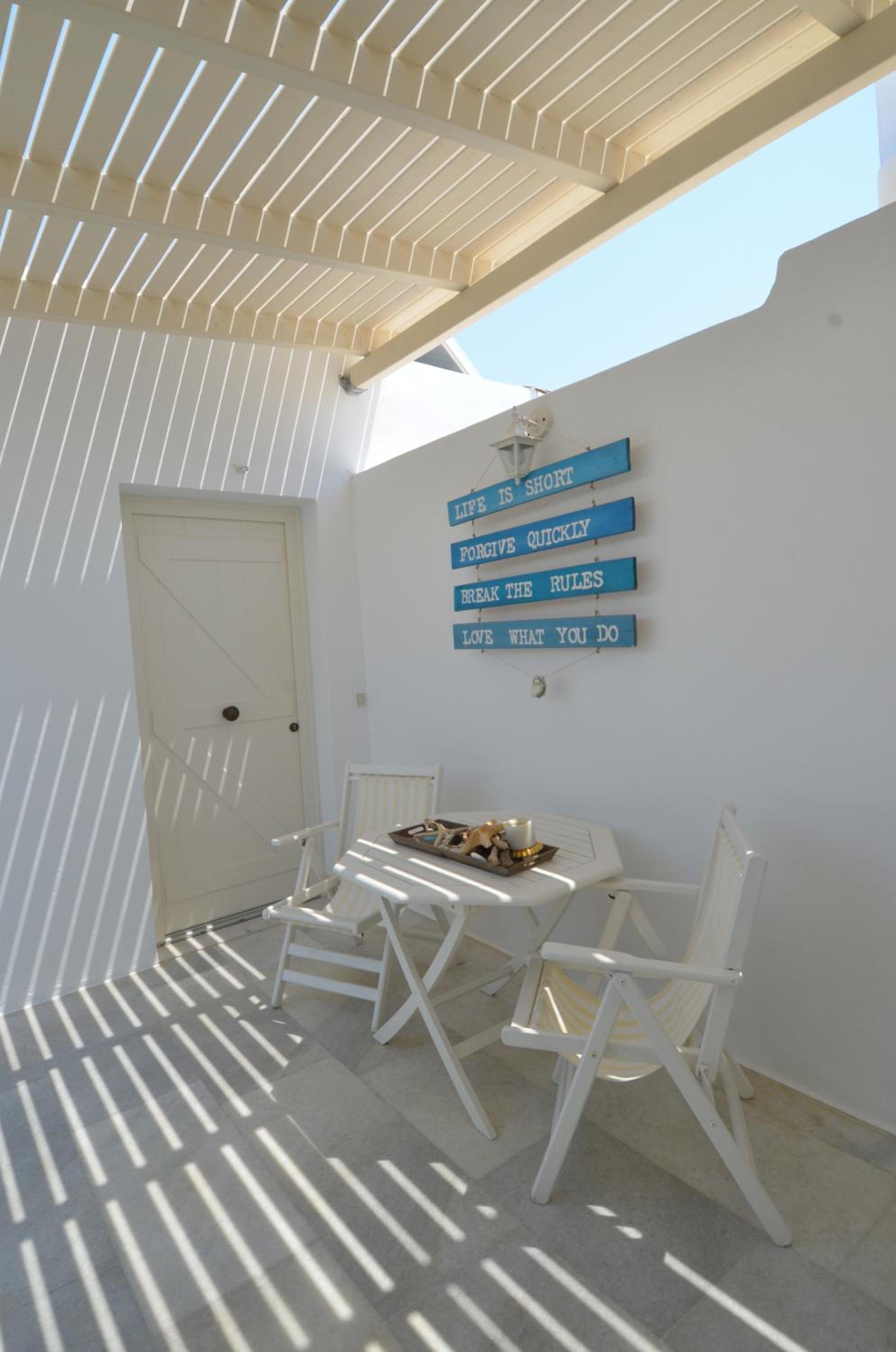 Double Room with Balcony - Photo 19