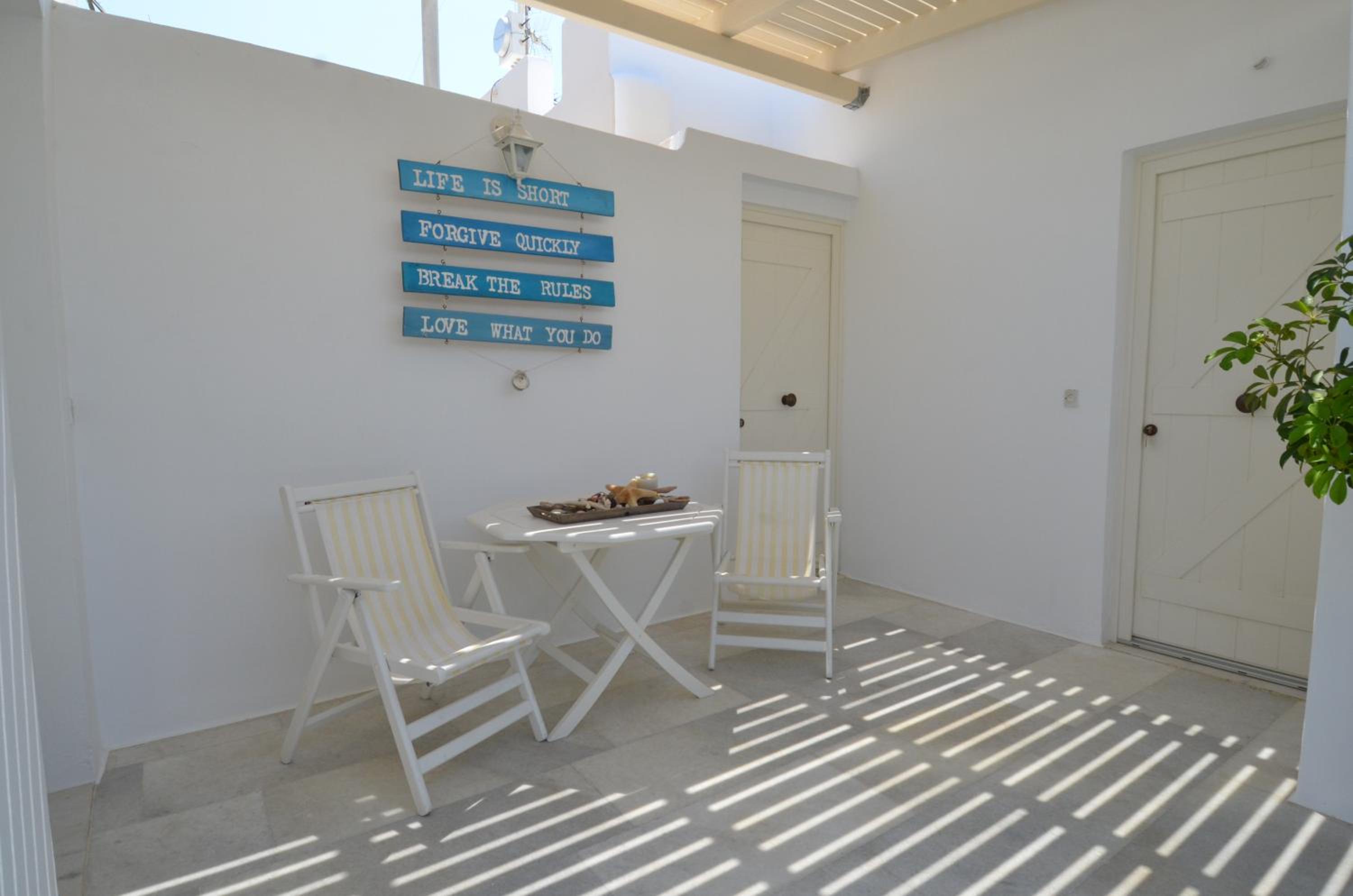 Double Room with Balcony - Photo 21