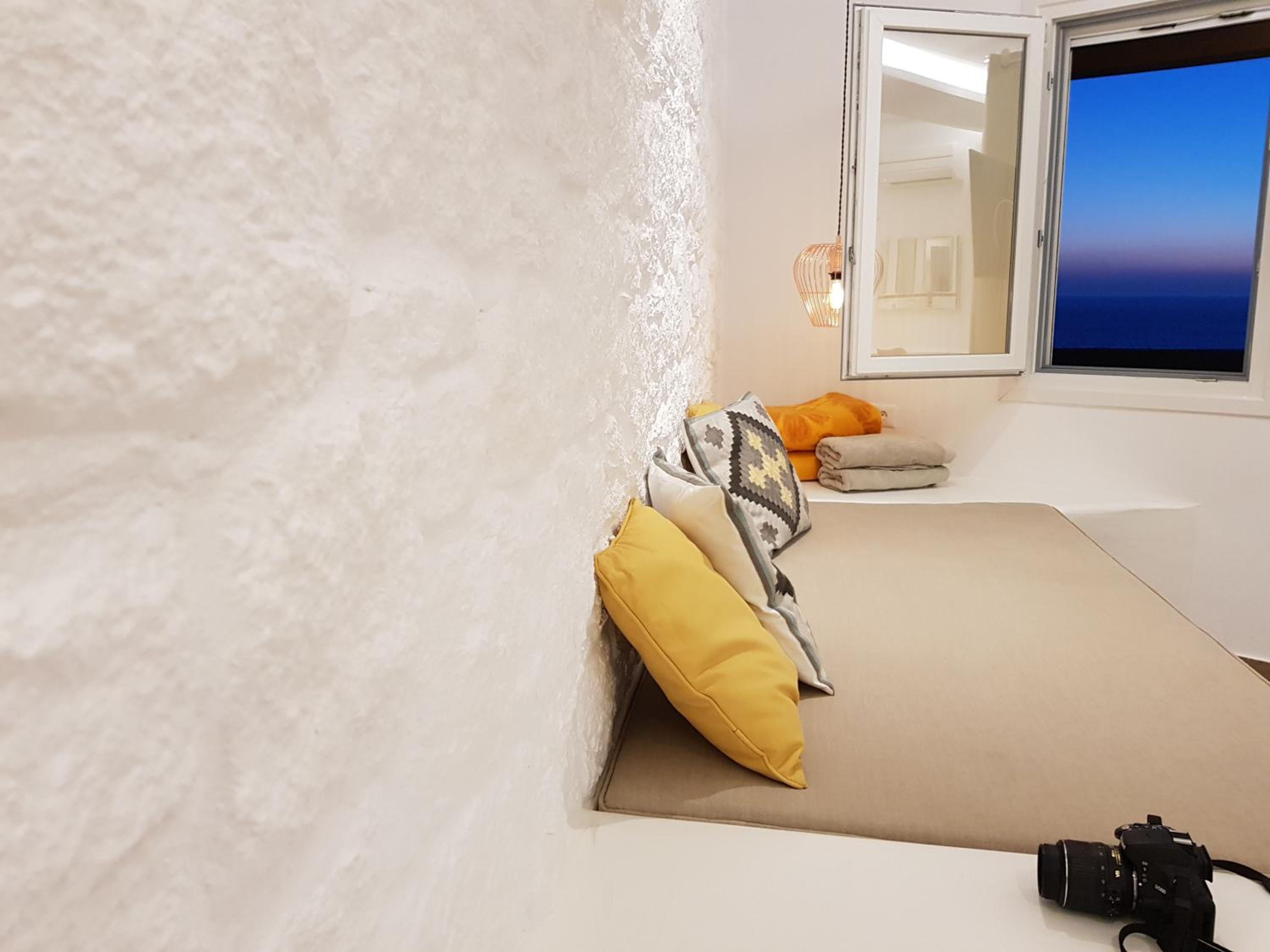 Deluxe Double Room with Sea View - Photo 6