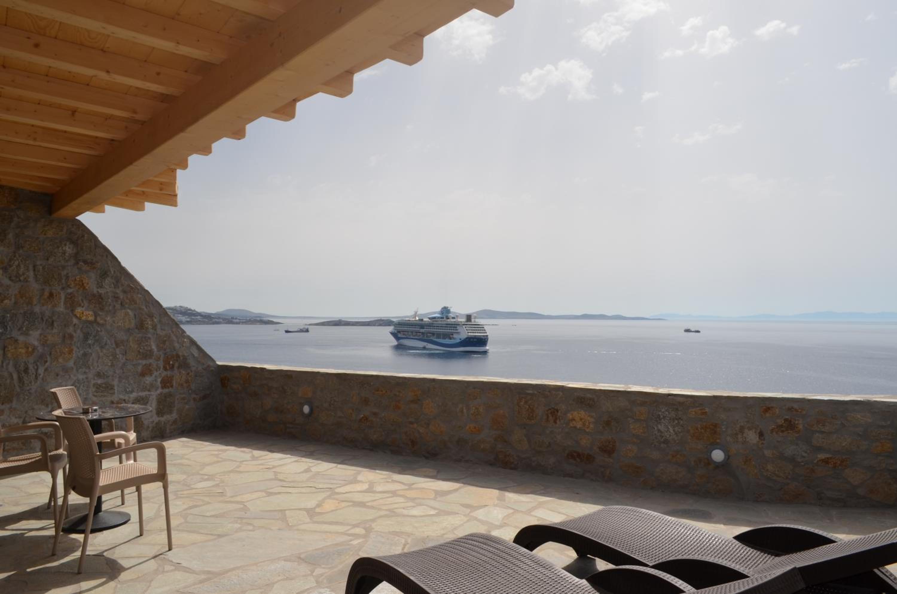 Deluxe Double Room with Sea View - Photo 10
