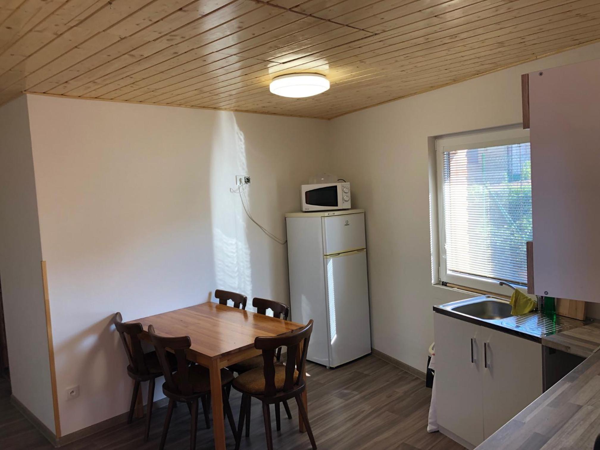 Family Room with Private Bathroom - Photo 2