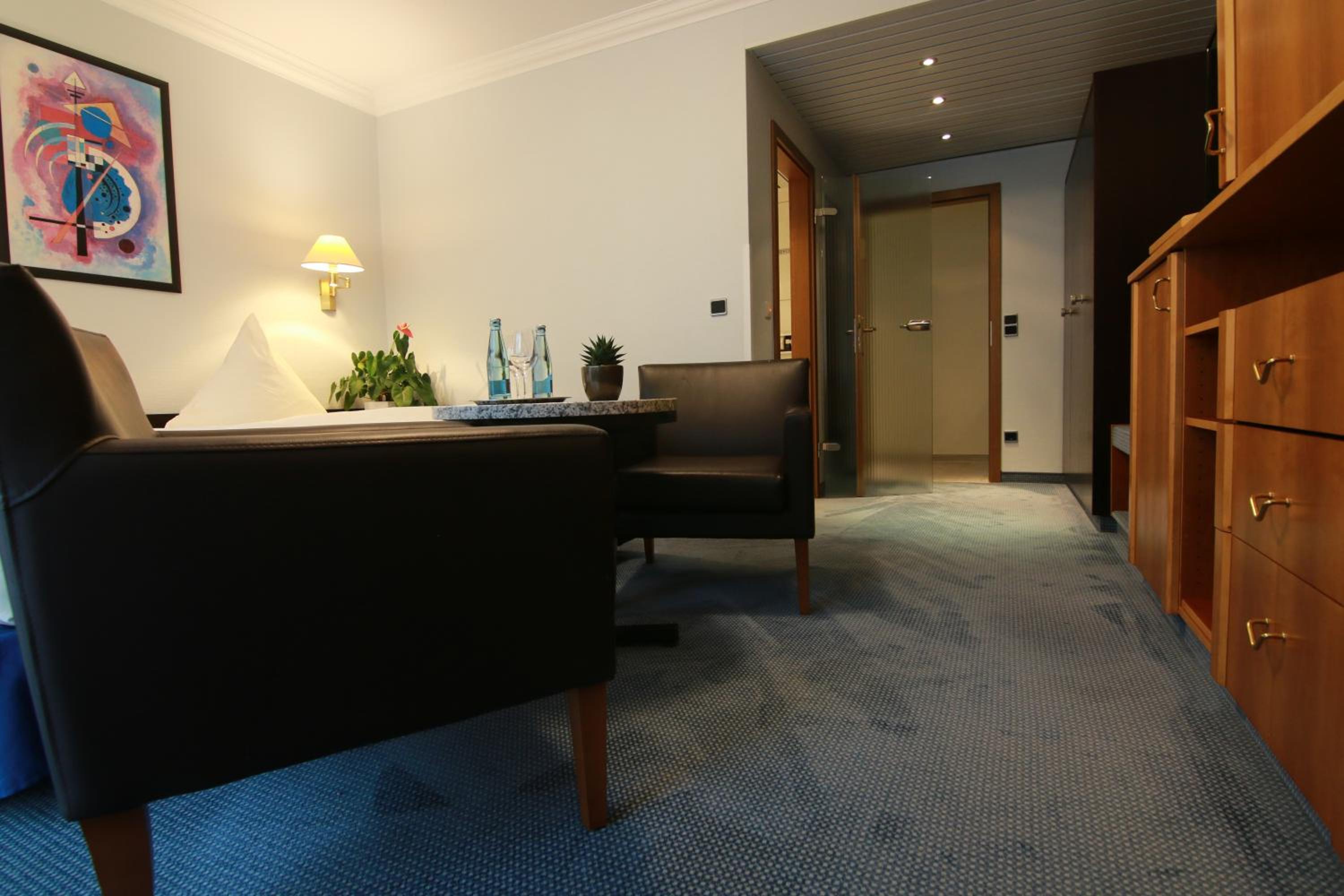 Budget Double or Twin Room - Photo 6