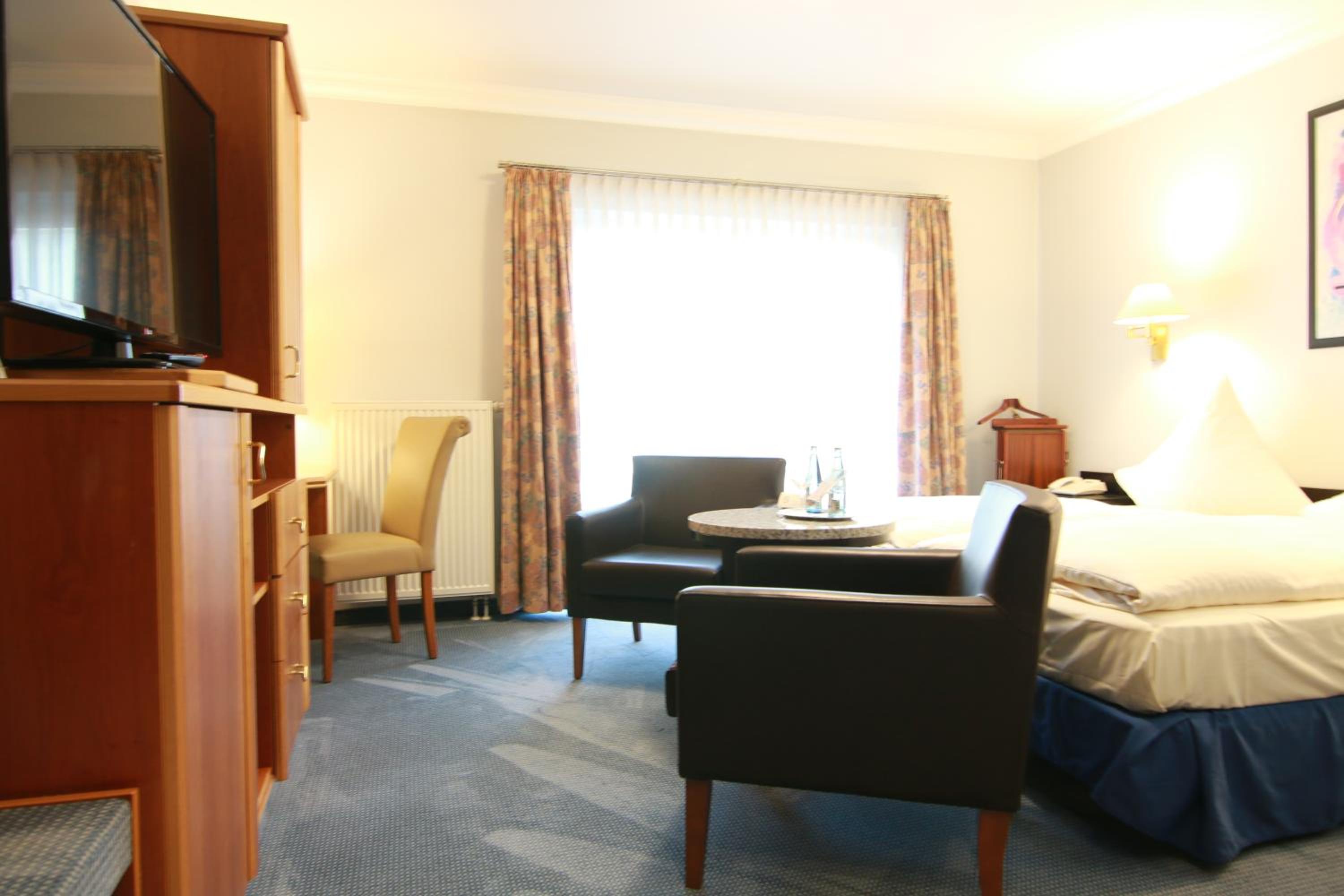 Budget Double or Twin Room - Photo 7