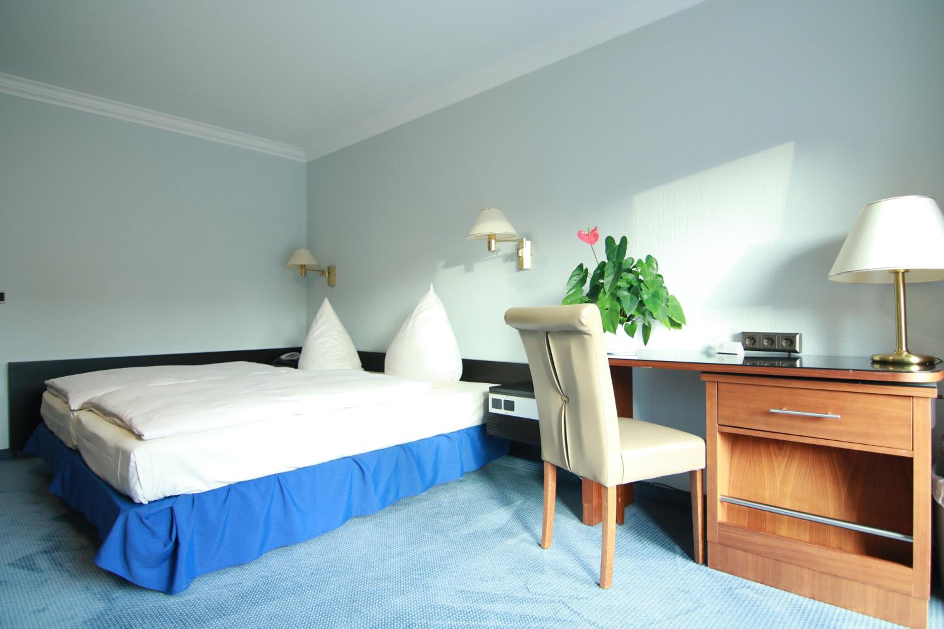 Budget Double or Twin Room - Photo 9
