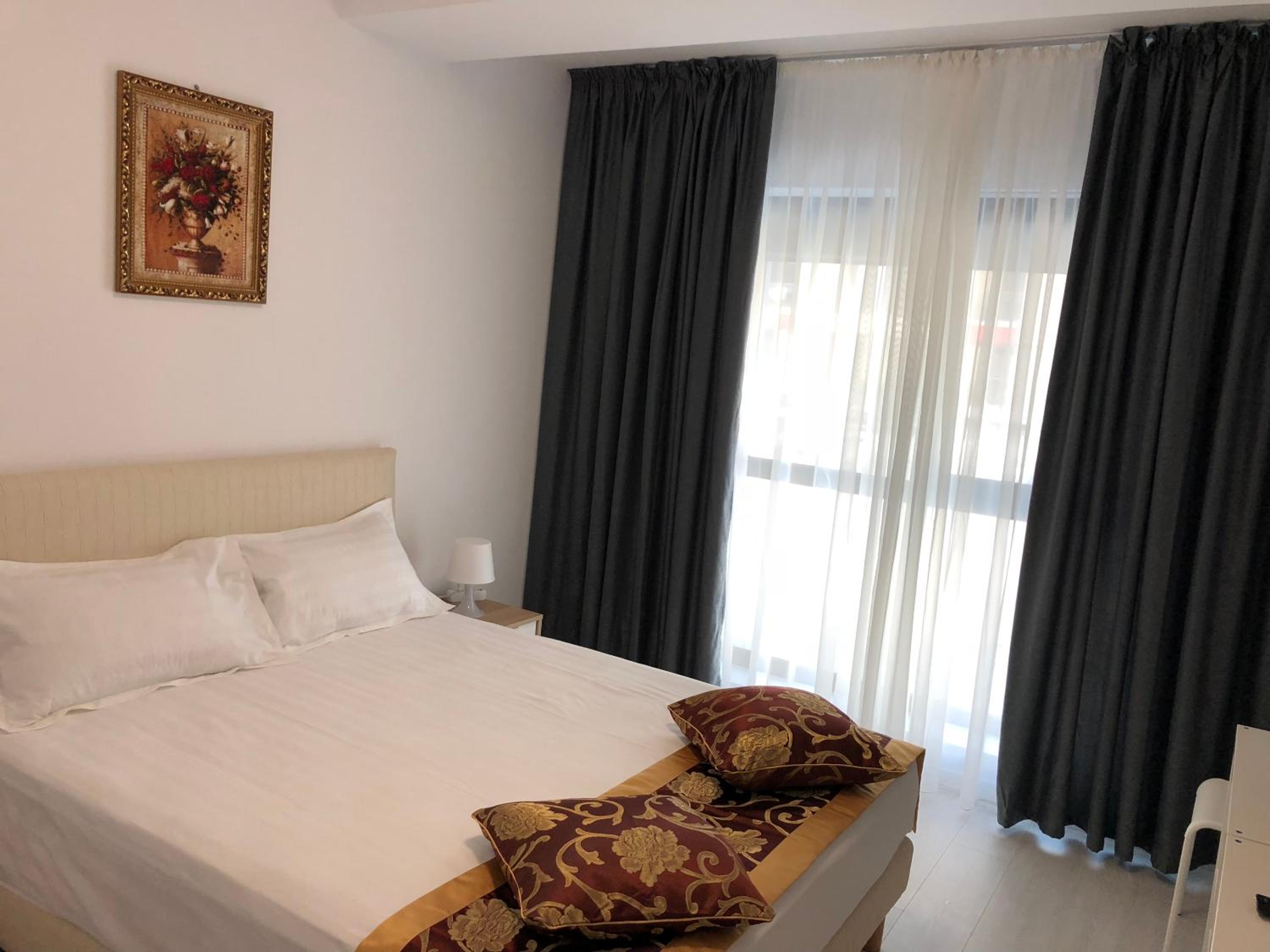 One-Bedroom Apartment - Photo 14