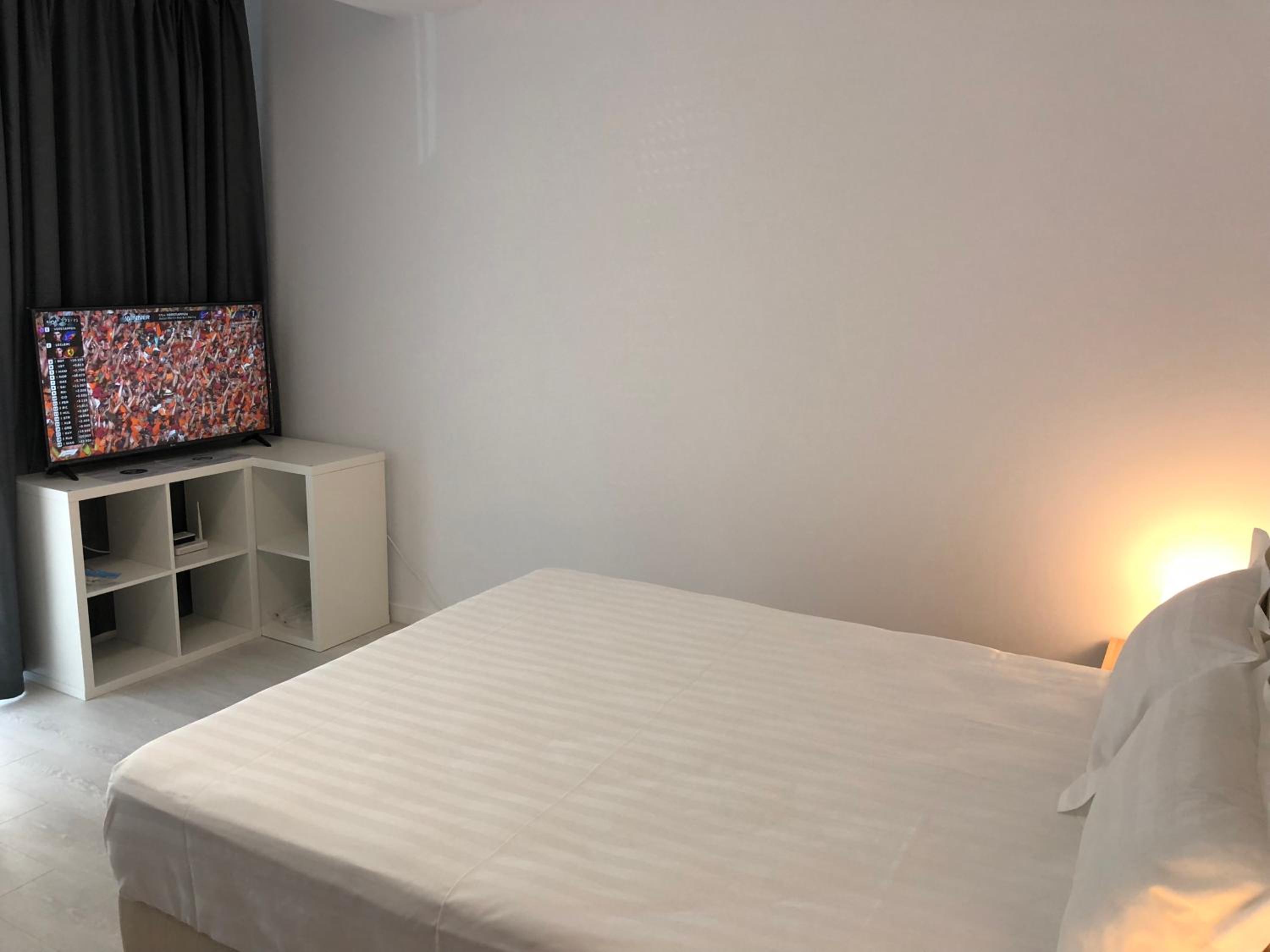 Studio Apartment - Photo 9