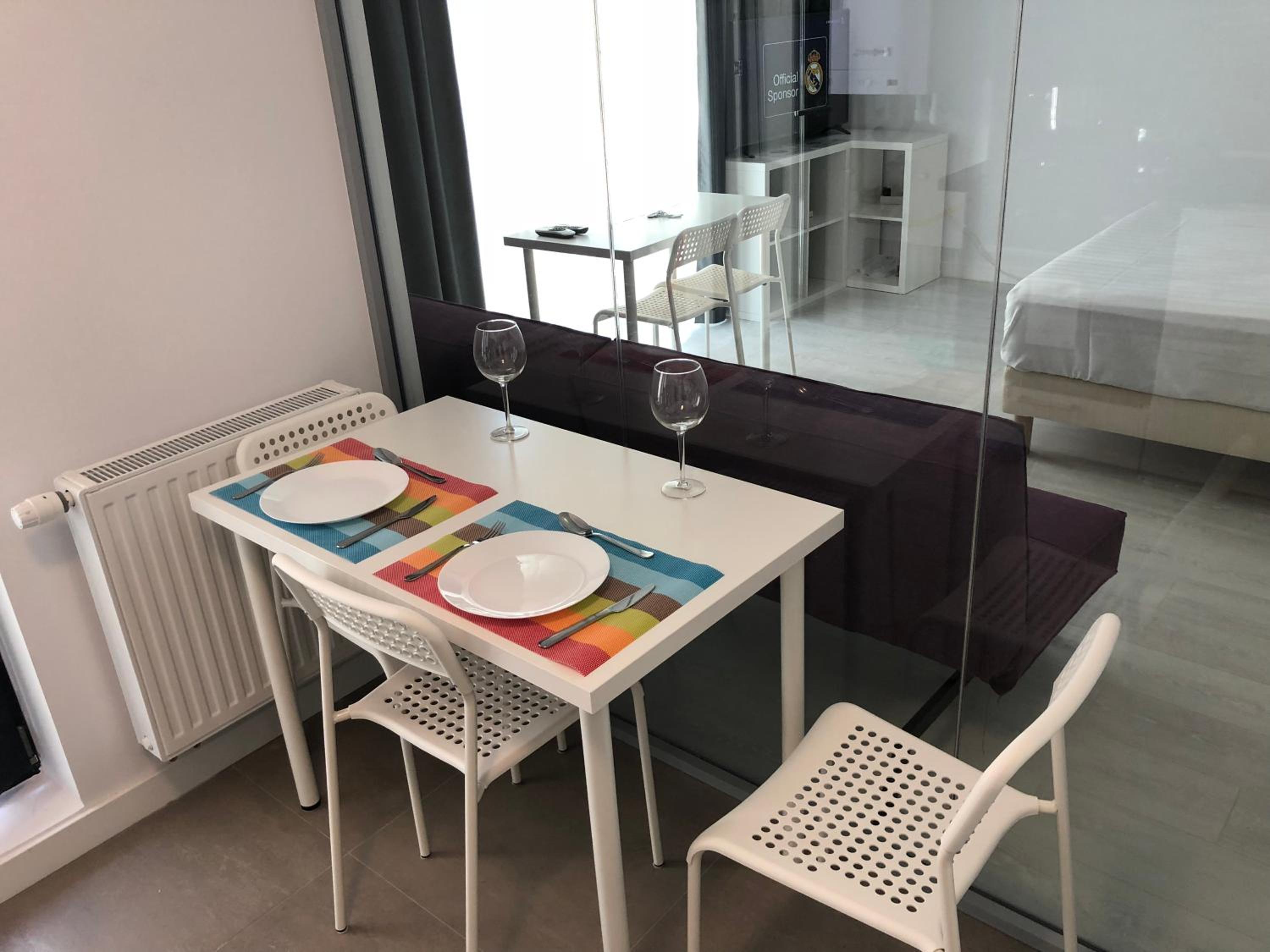 Studio Apartment - Photo 8