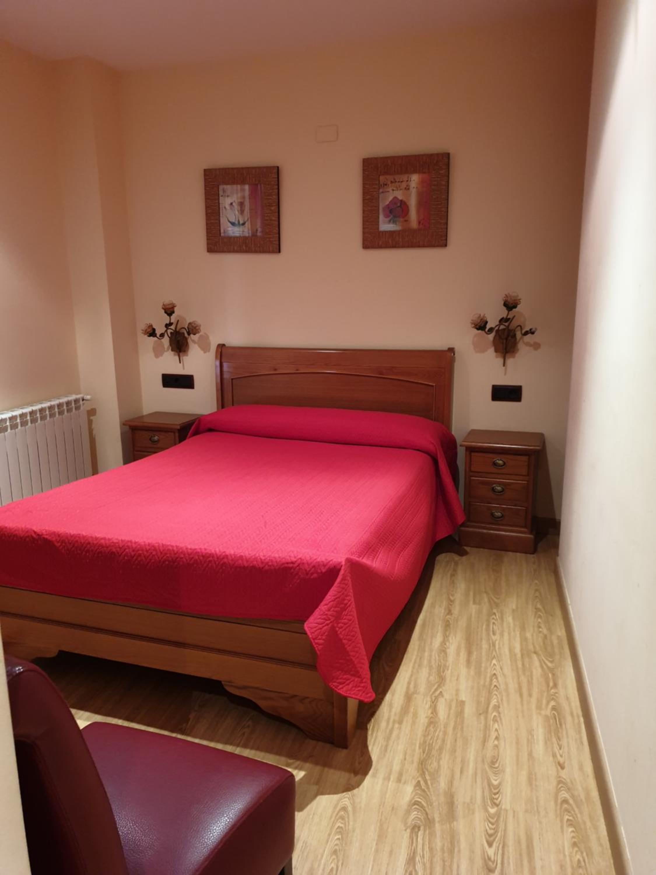 Double Room - Photo 7