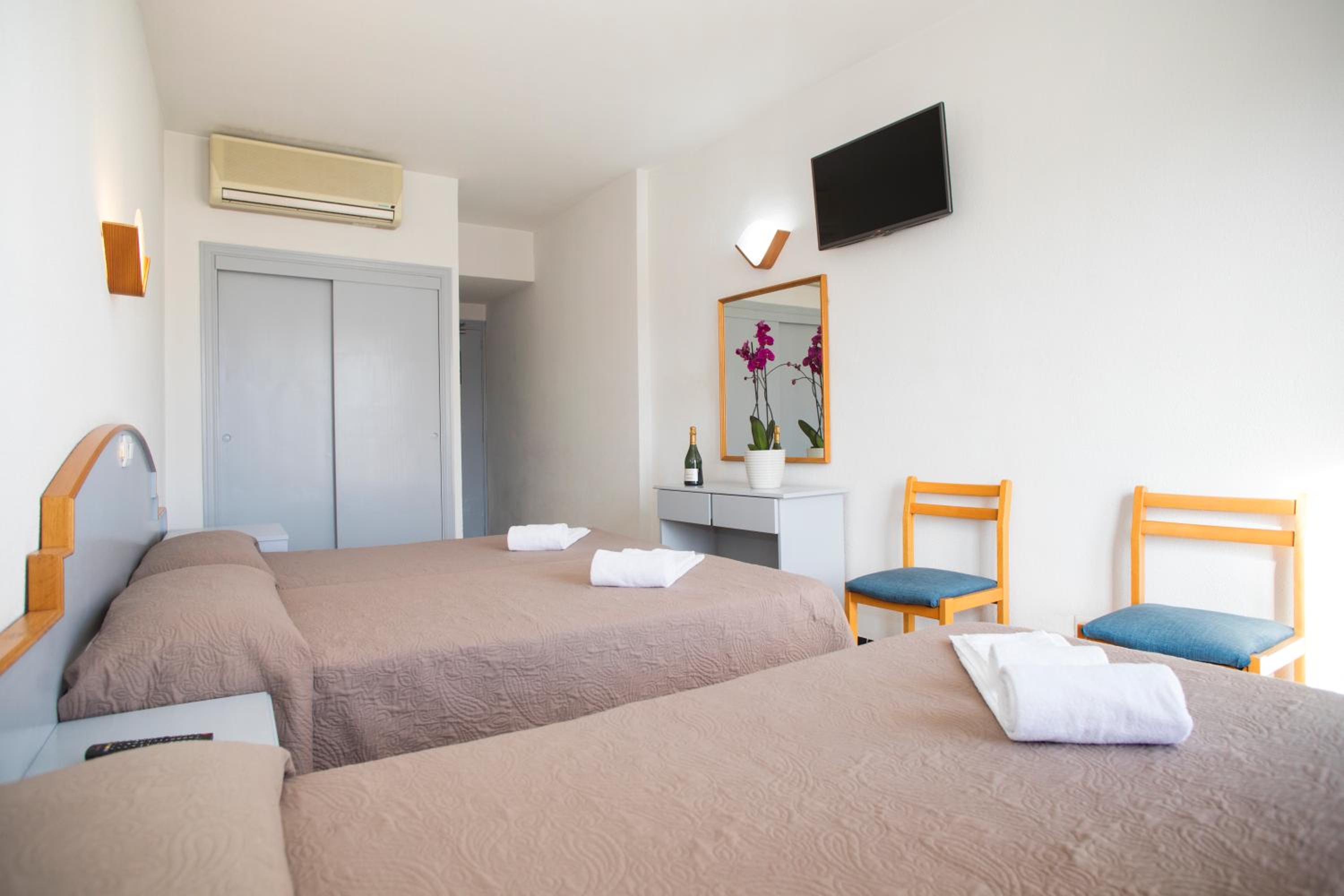 Habitación Triple con Balcón