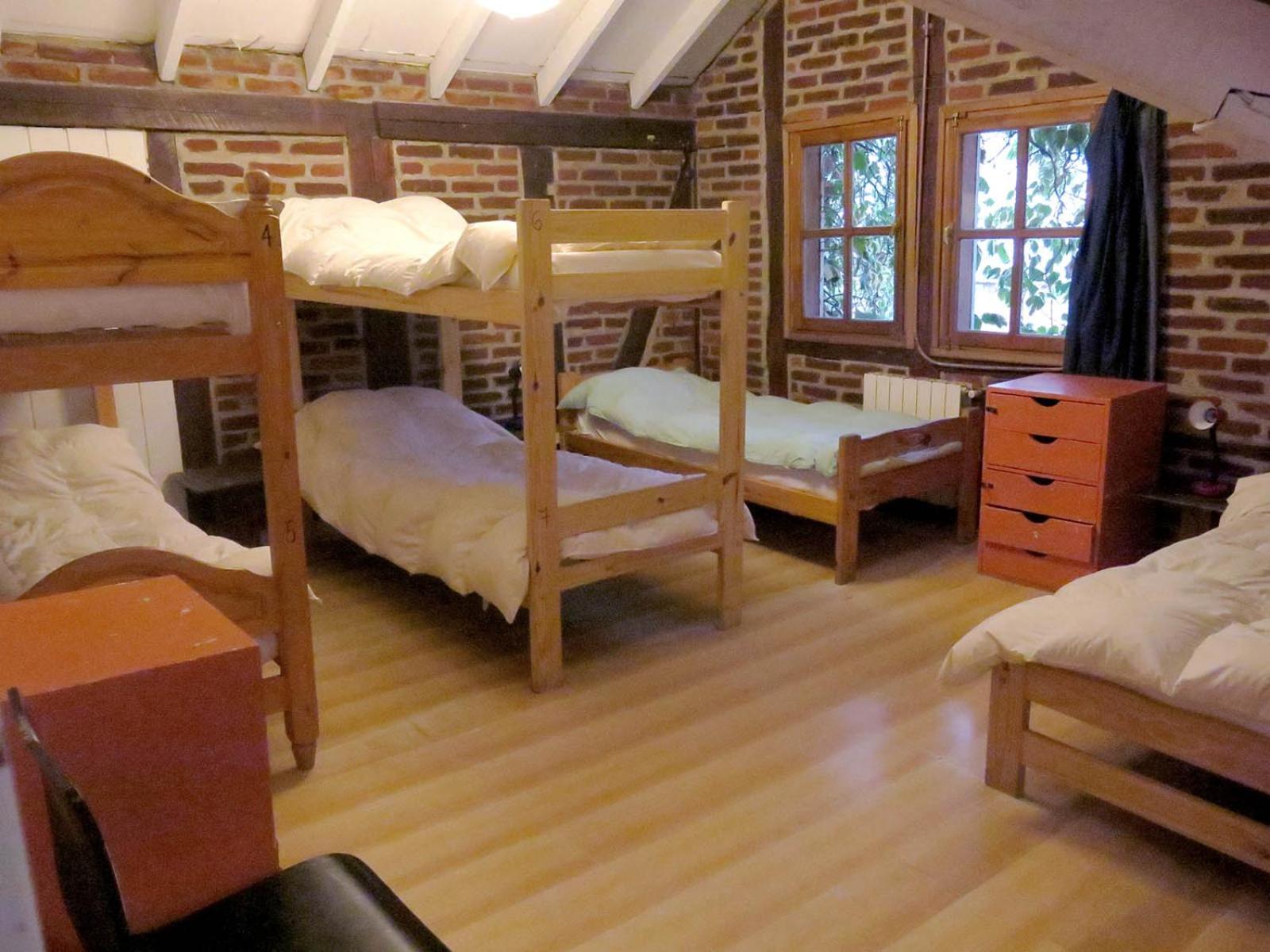 Single Bed in 7-Bed Dormitory Room photo 1