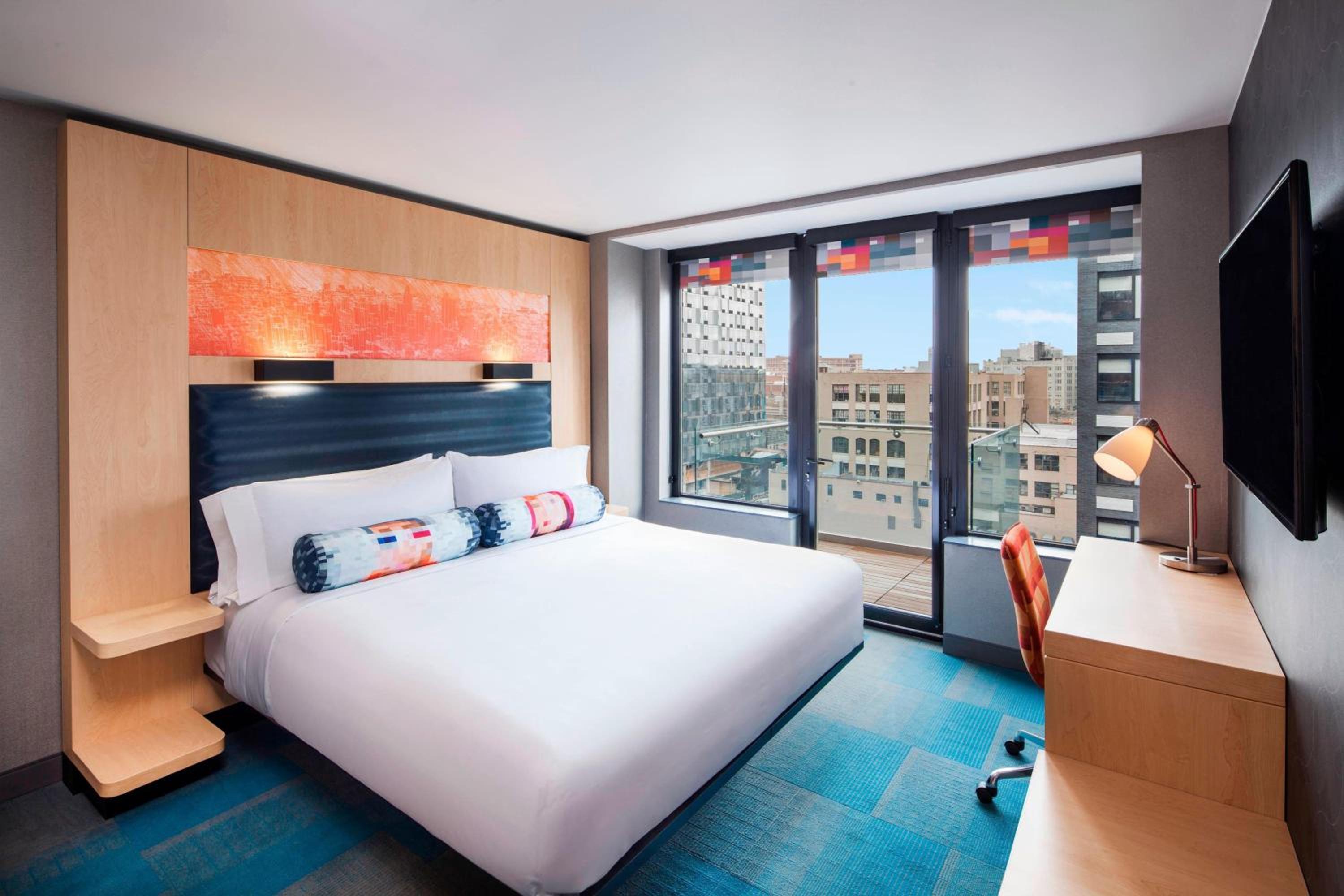 King Room with Balcony - Hearing Accessible