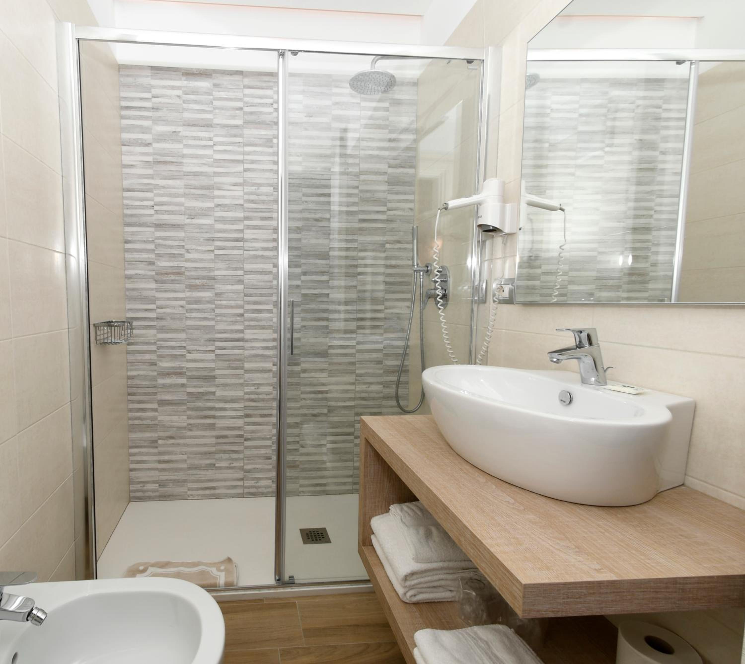 Superior Double or Twin Room - Photo 2