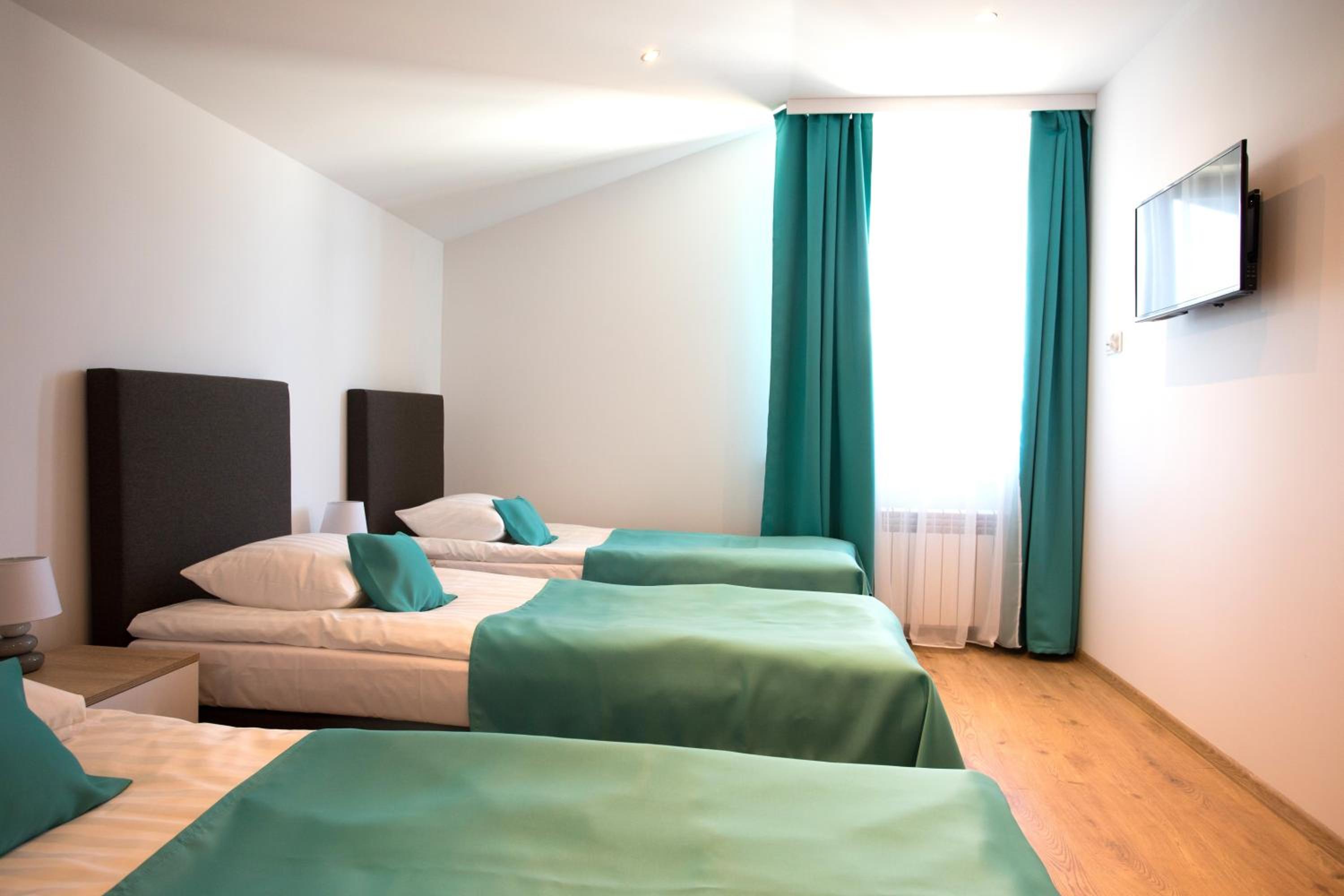 Triple Room with Bathroom photo 2