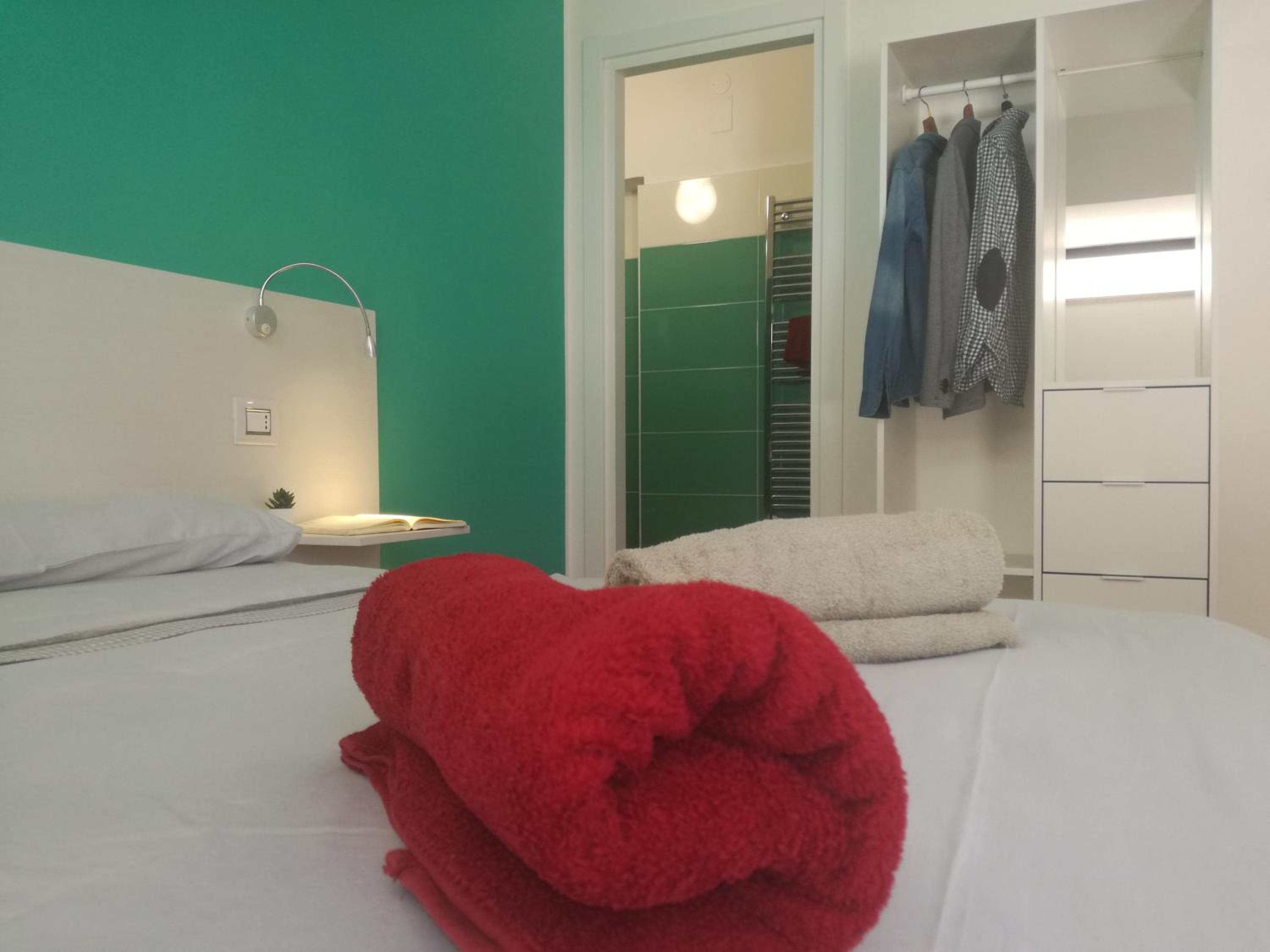 Double or Twin Room with Bathroom - Photo 1