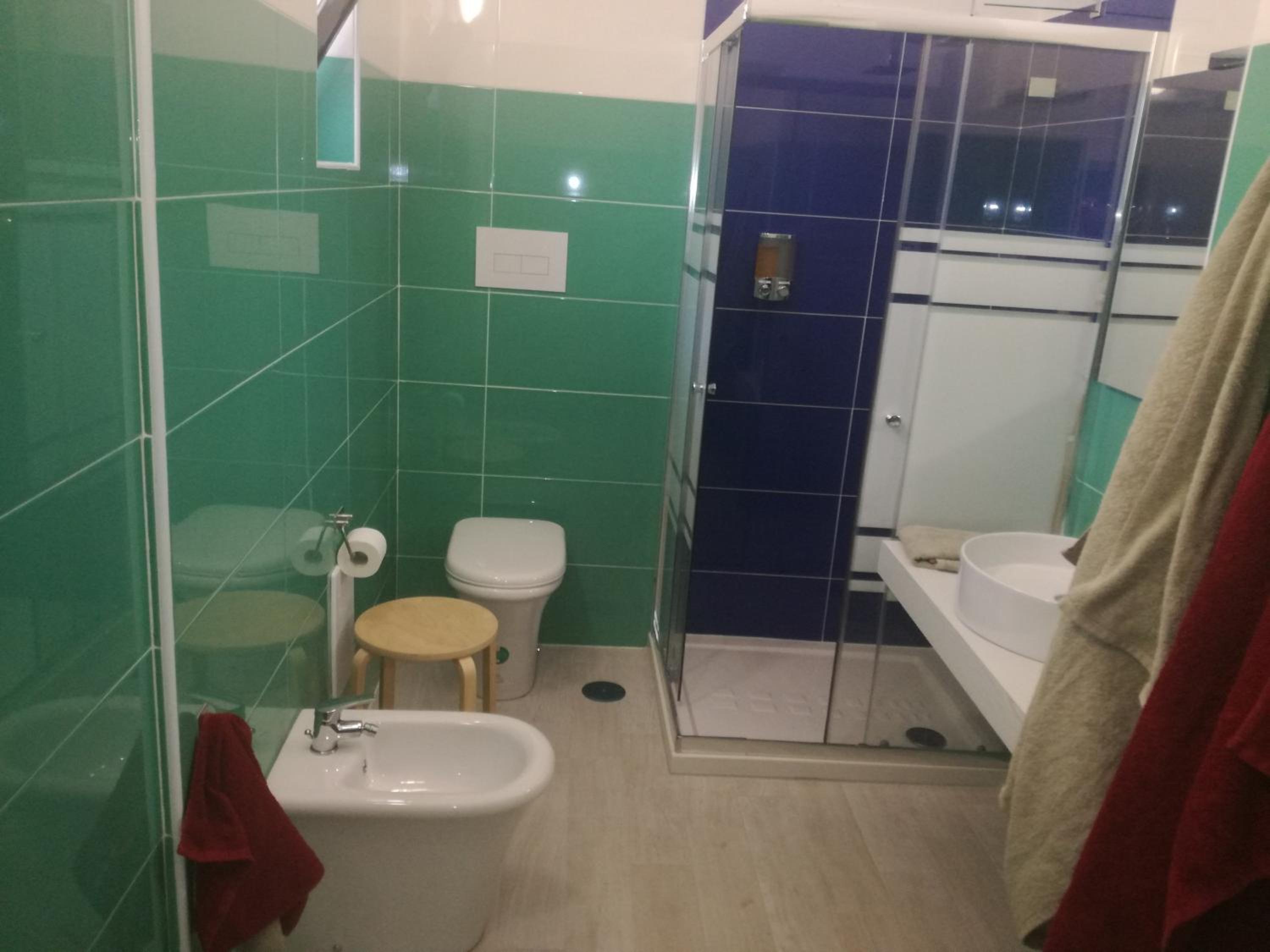 Double or Twin Room with Bathroom - Photo 3