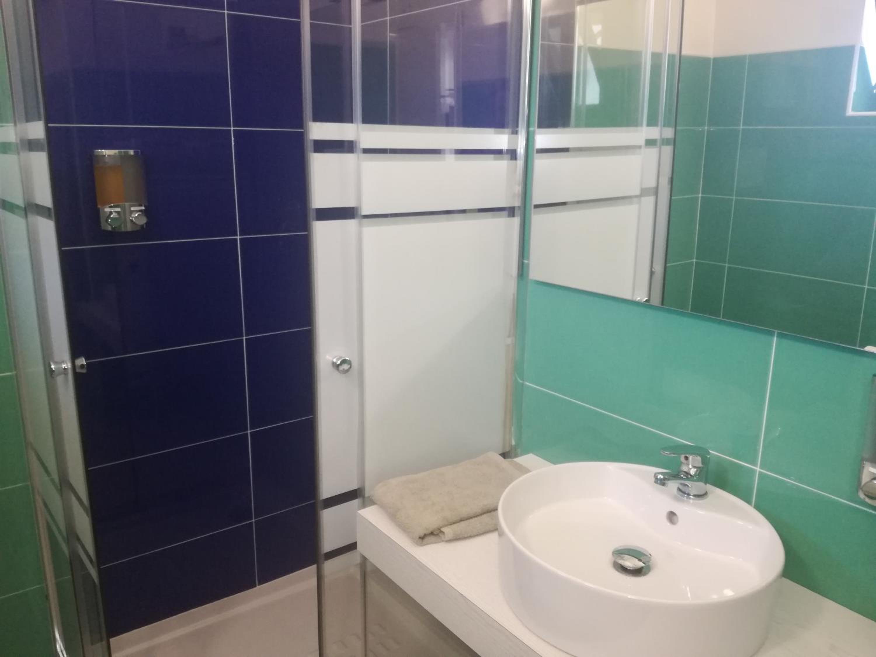 Double or Twin Room with Bathroom - Photo 6