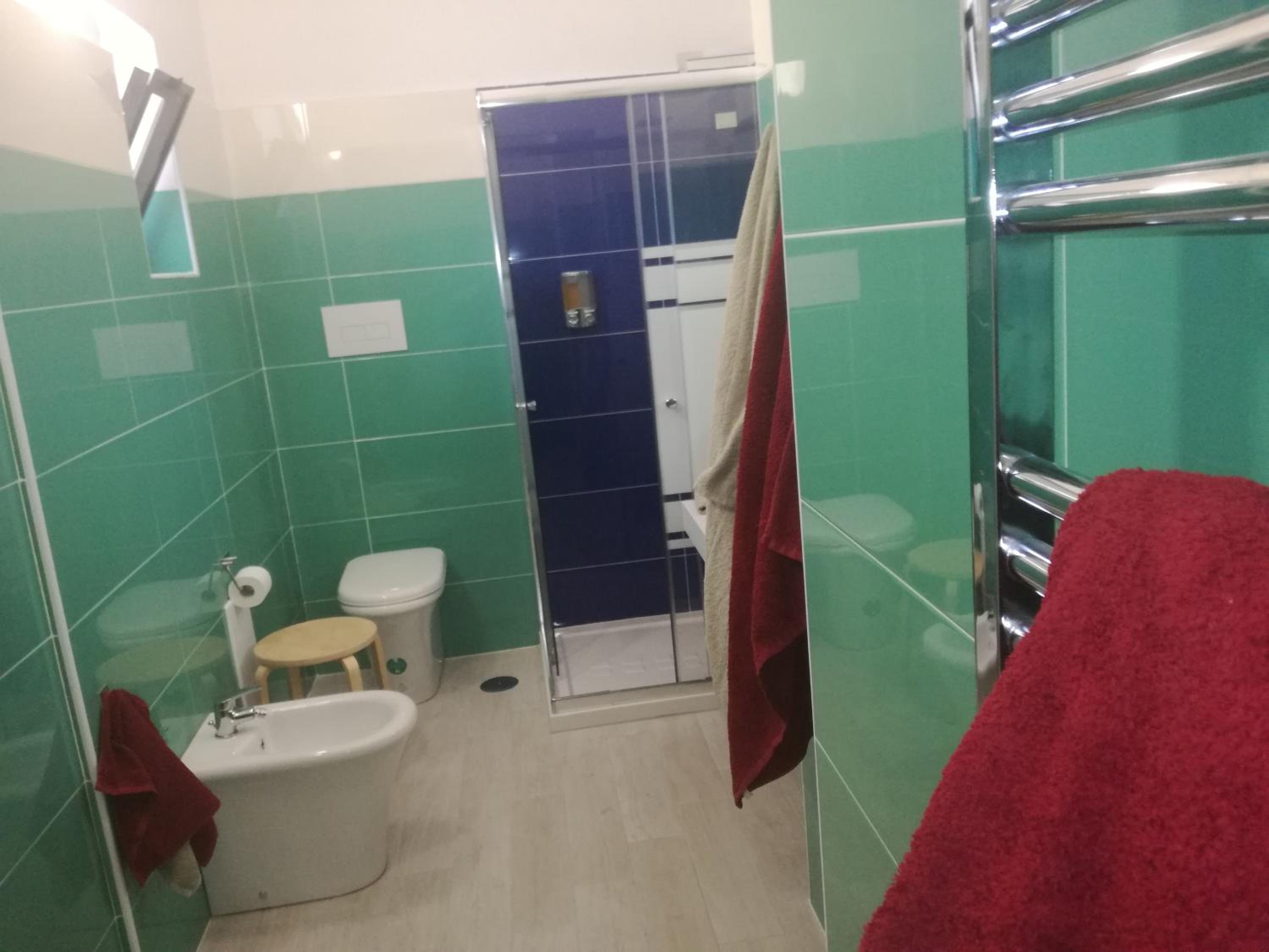 Double or Twin Room with Bathroom - Photo 4