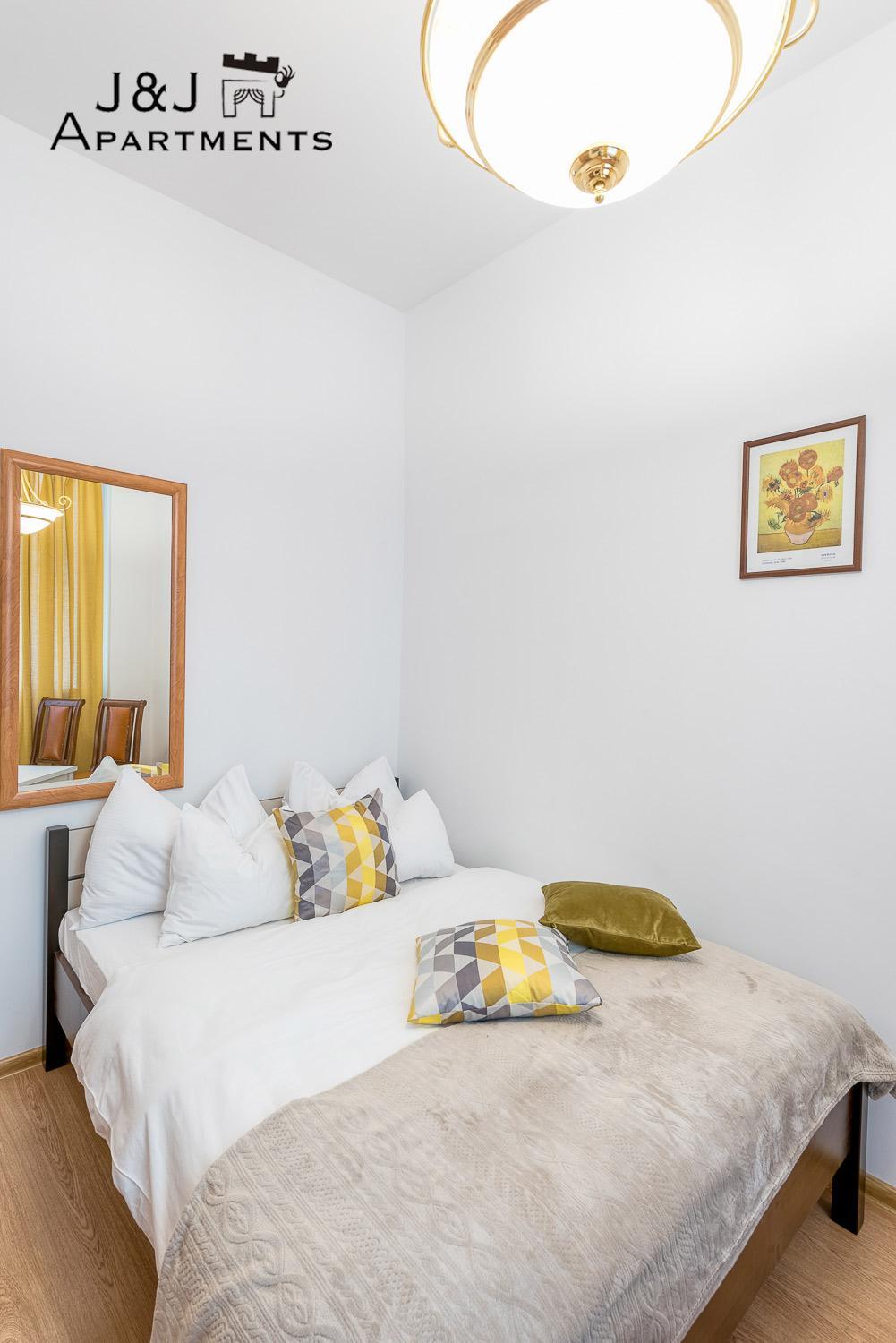 One-Bedroom Apartment - Photo 10