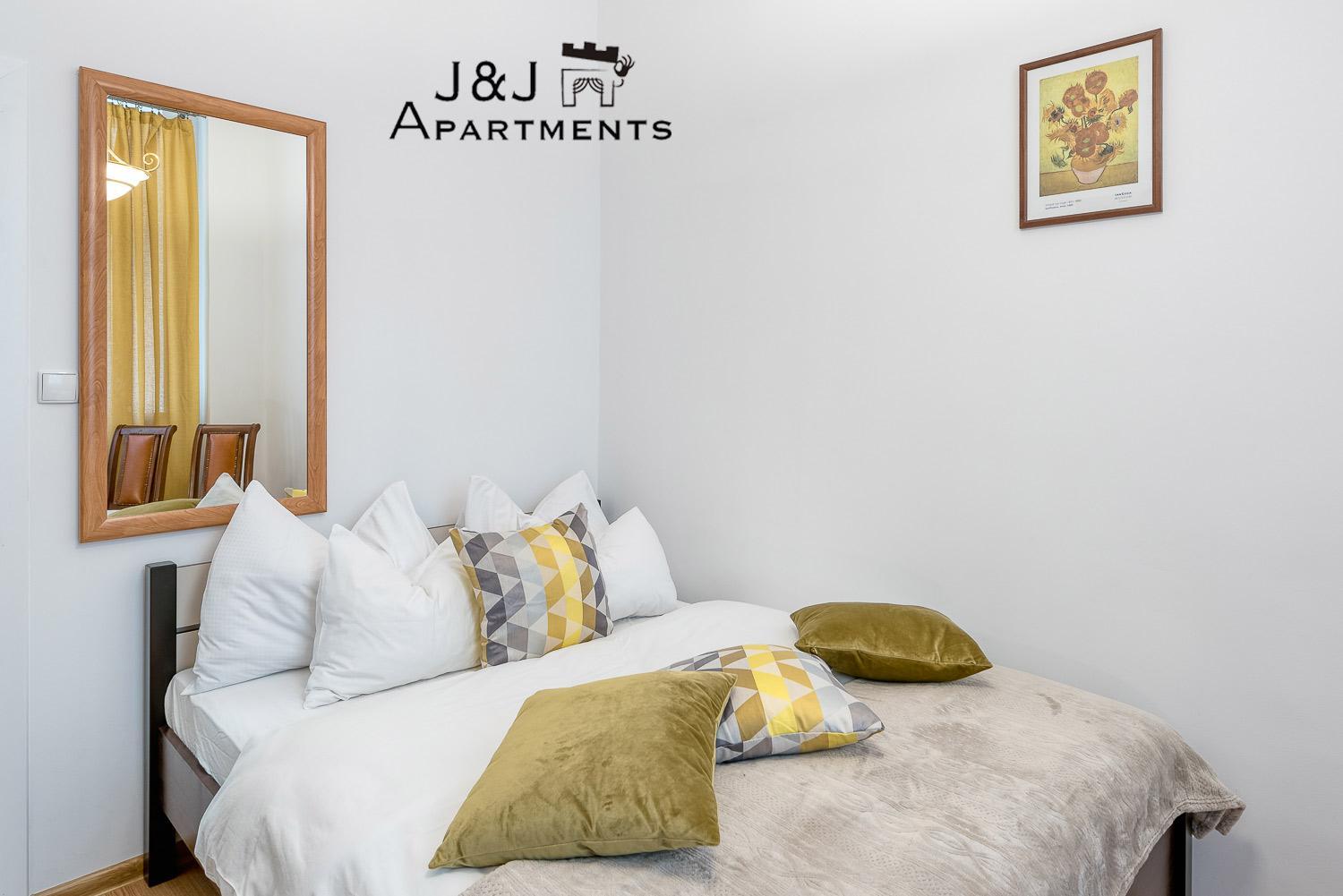 One-Bedroom Apartment - Photo 11