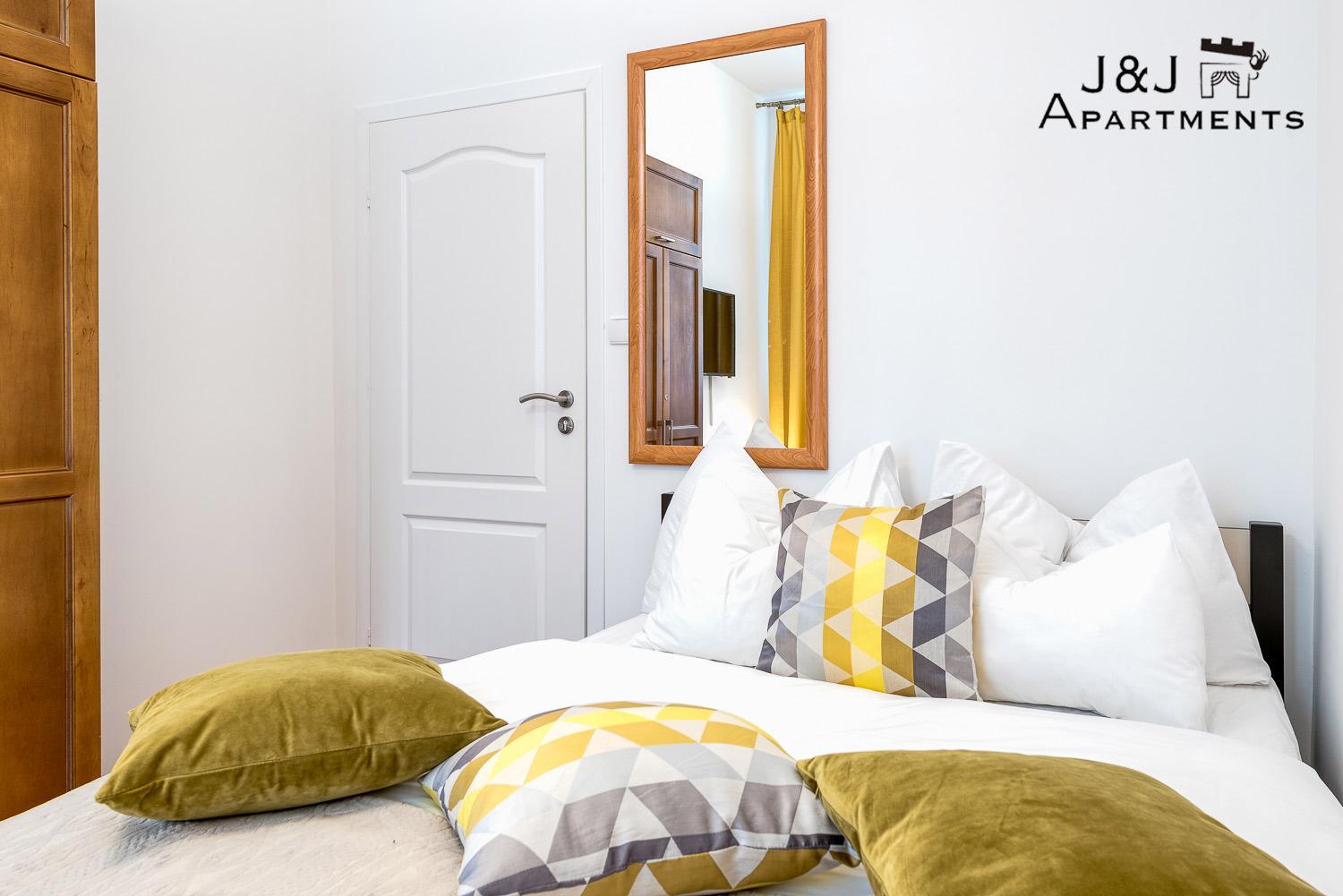One-Bedroom Apartment - Photo 16