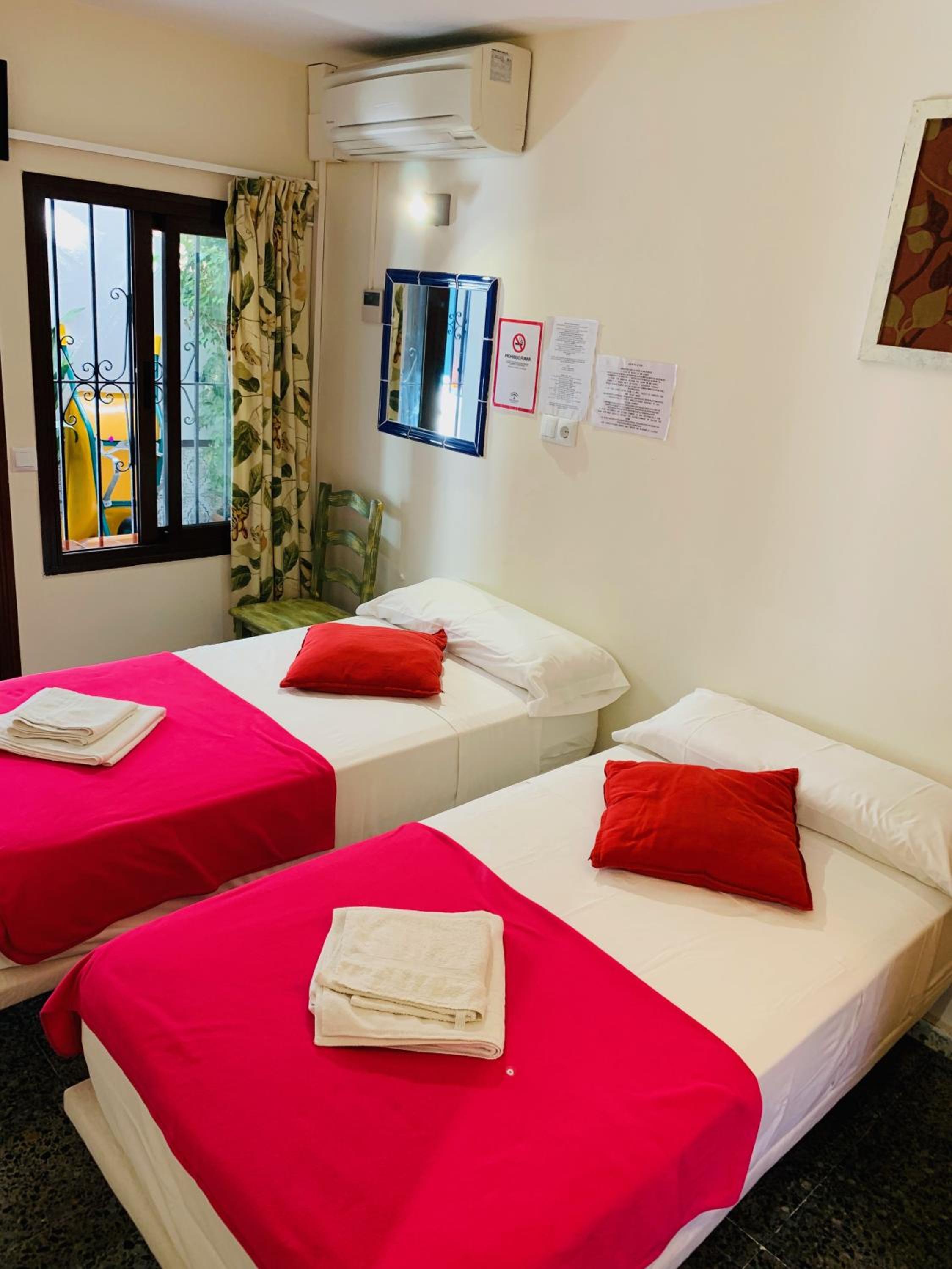 Habitación Doble con Baño Privado