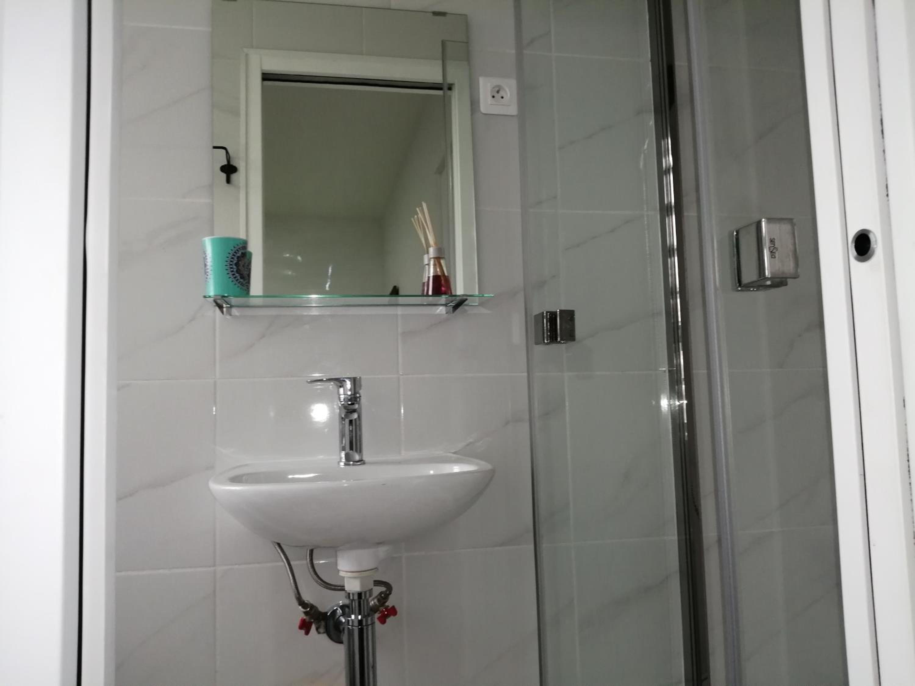 Double Room - Photo 13