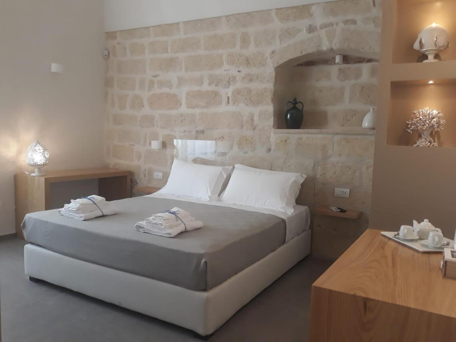 Deluxe Double Room with Shower photo 1