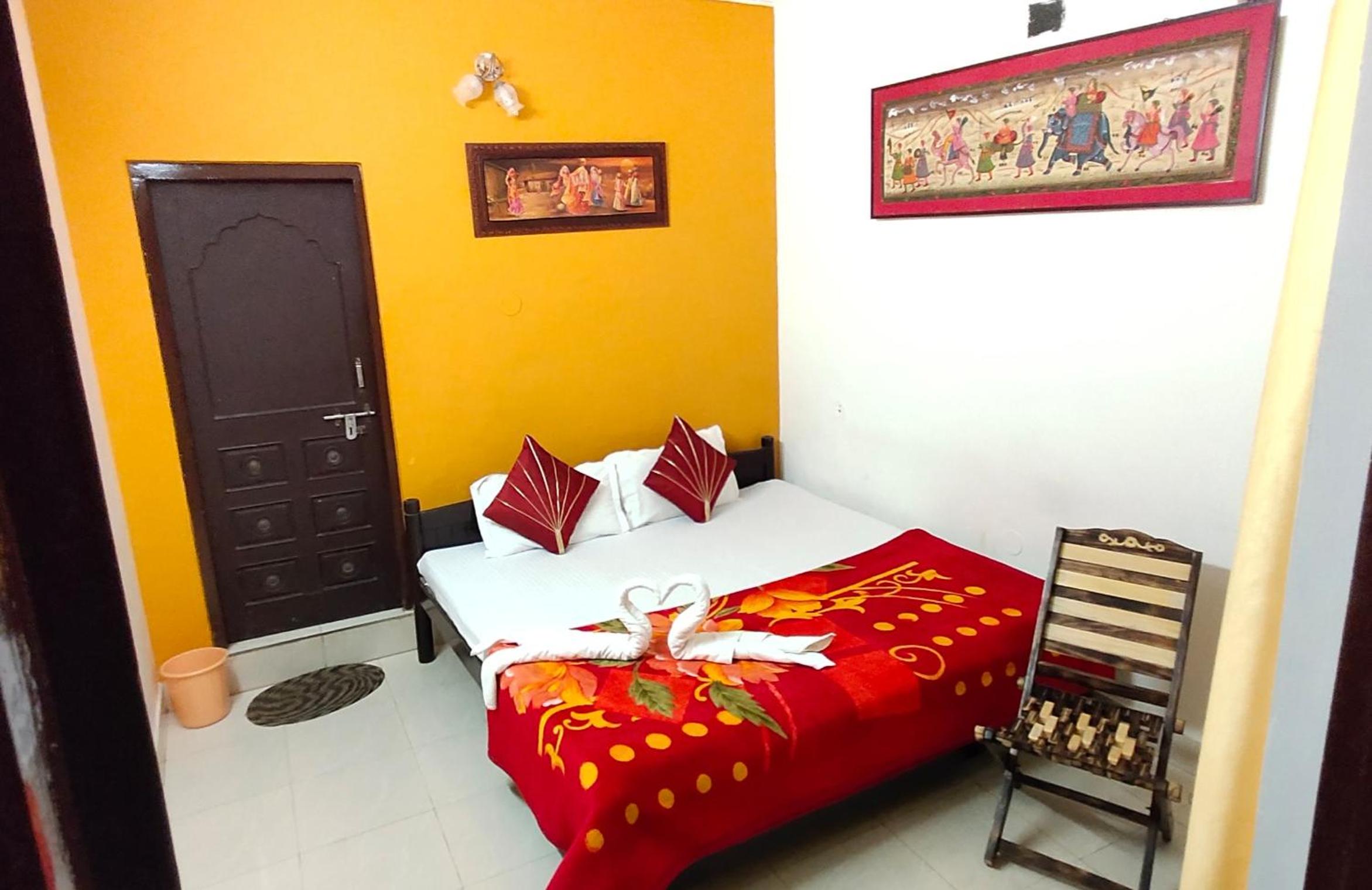 Standard Double Room - Photo 11