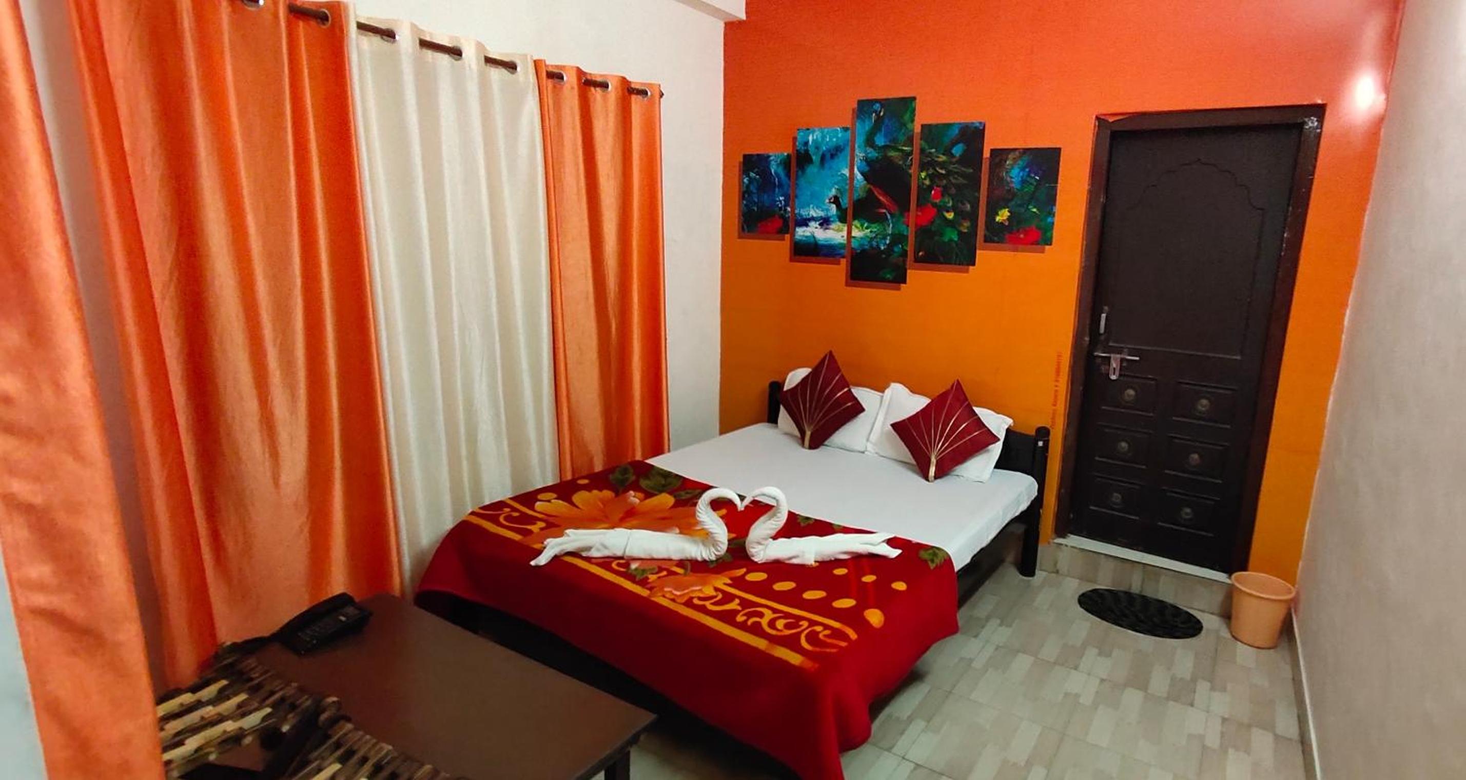Standard Double Room - Photo 12